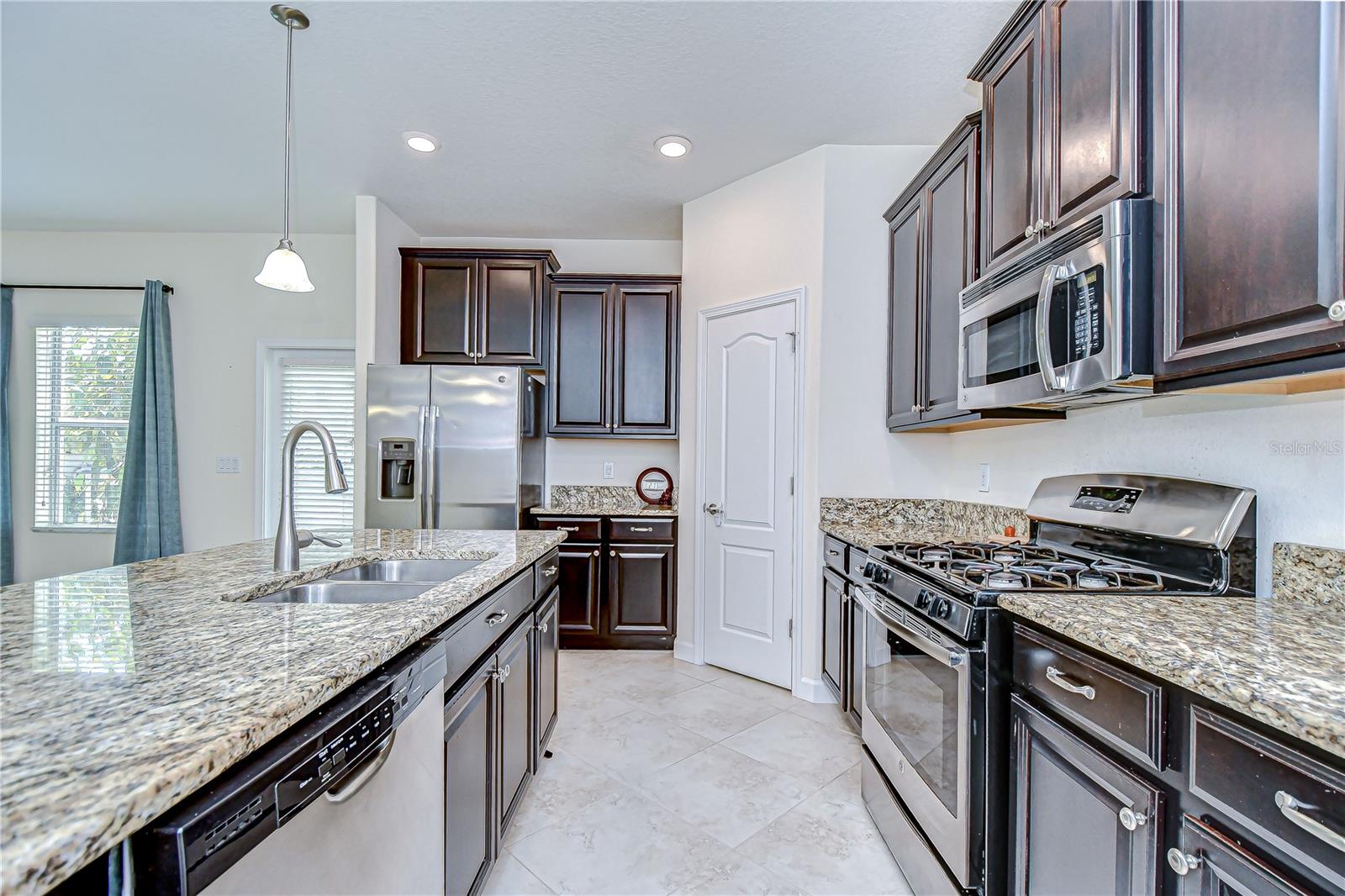 Image 21 of 64 For 828 Terra Vista Street