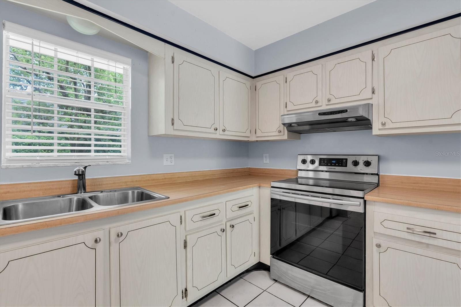 Image 13 of 27 For 1706 Belleair Forest Drive 146