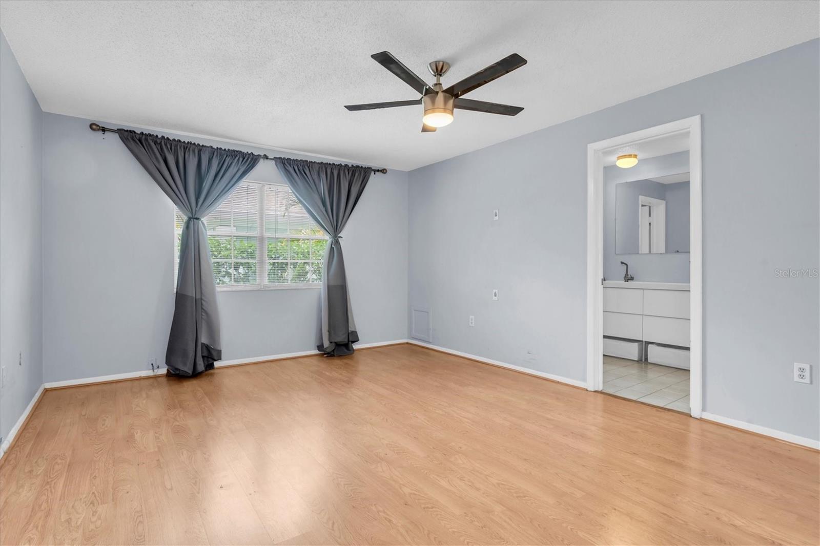 Image 16 of 27 For 1706 Belleair Forest Drive 146