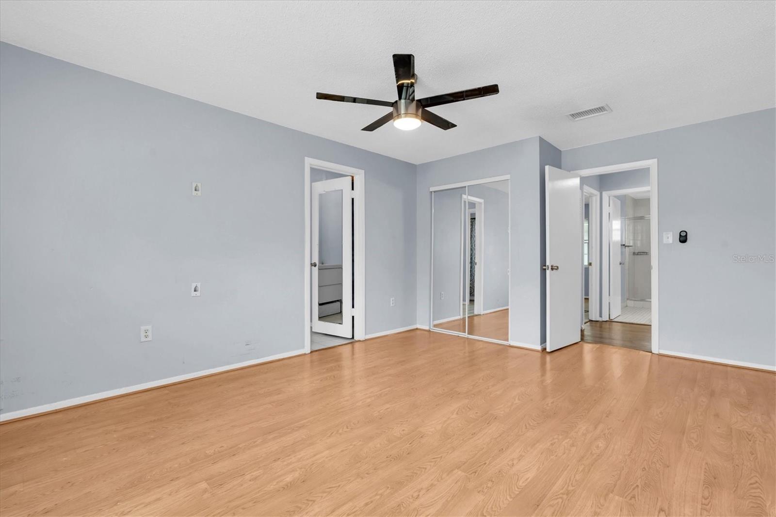 Image 18 of 27 For 1706 Belleair Forest Drive 146