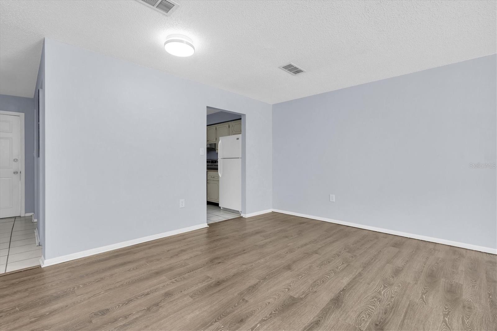 Image 21 of 27 For 1706 Belleair Forest Drive 146