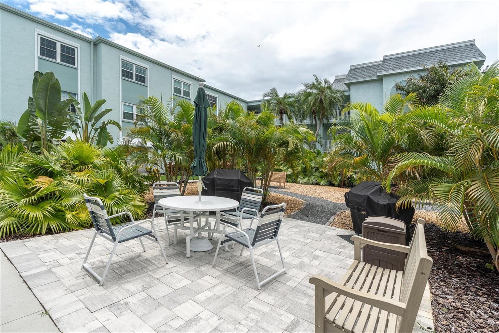 Image 26 of 27 For 1706 Belleair Forest Drive 146