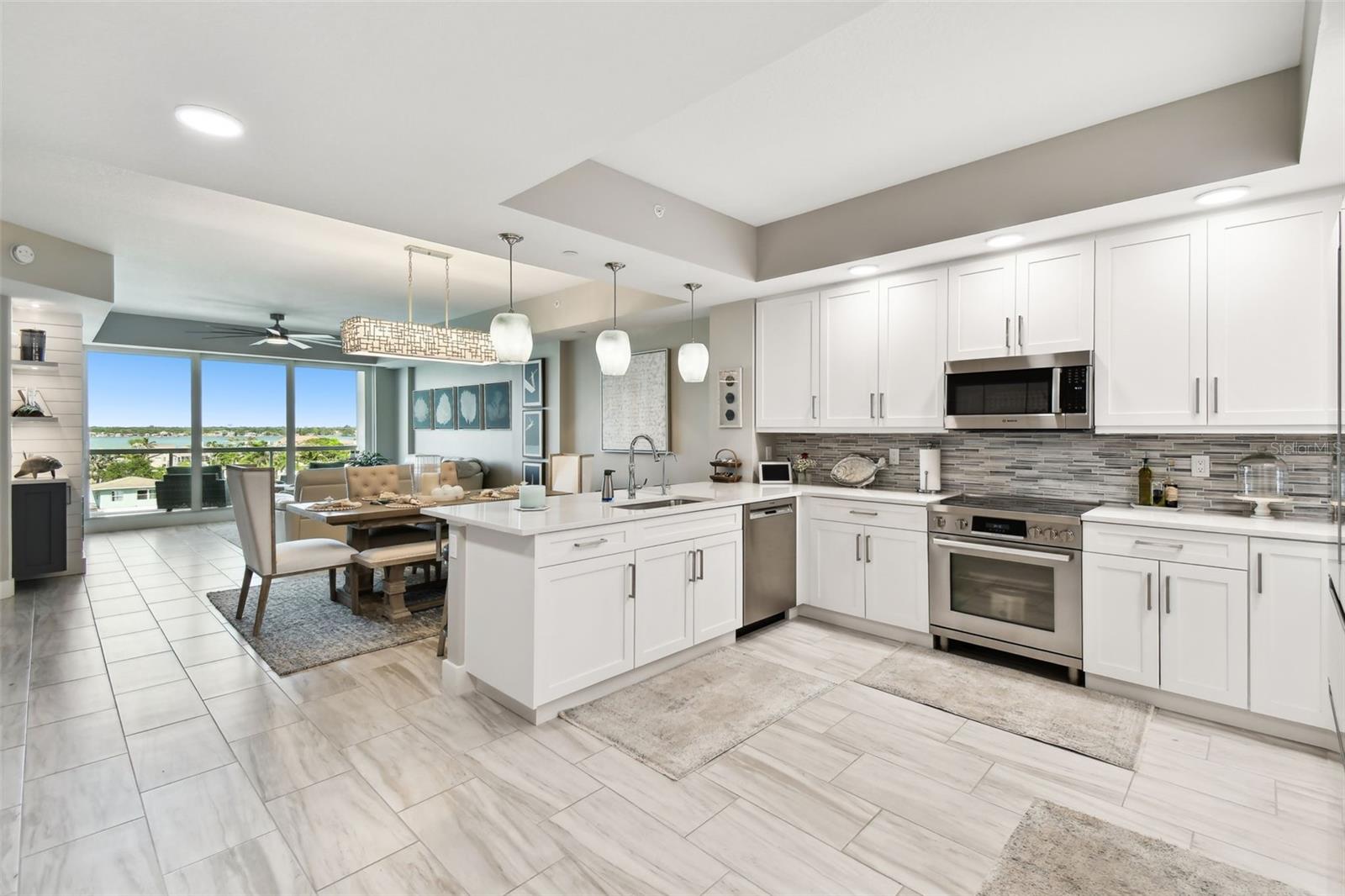 Image 11 of 34 For 415 Island Way 507