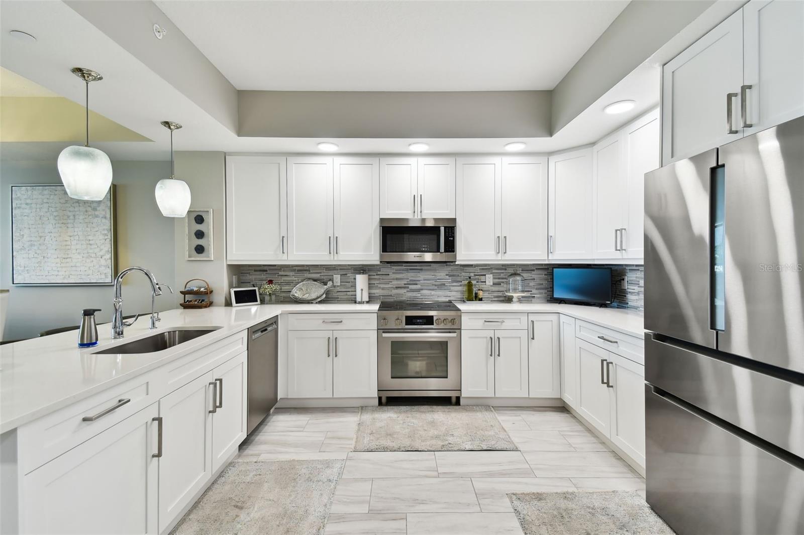 Image 12 of 34 For 415 Island Way 507