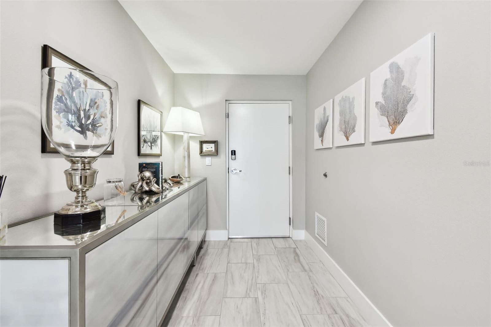 Image 4 of 34 For 415 Island Way 507