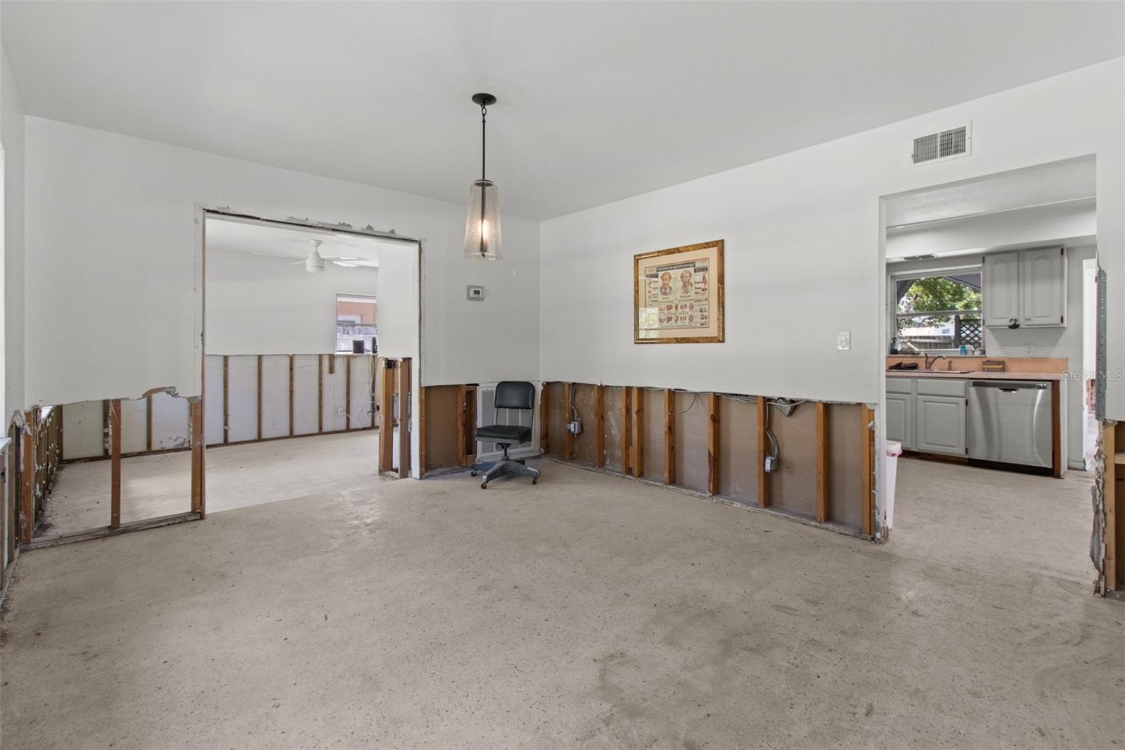 Image 17 of 52 For 6301 13th Avenue N