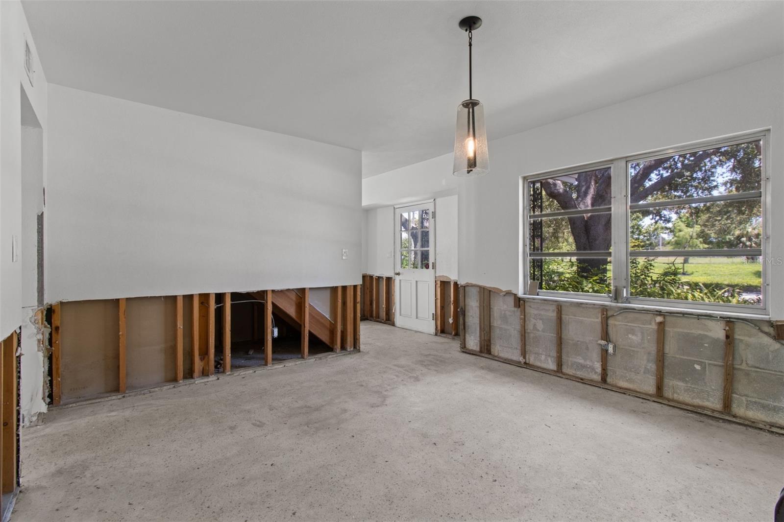 Image 21 of 52 For 6301 13th Avenue N