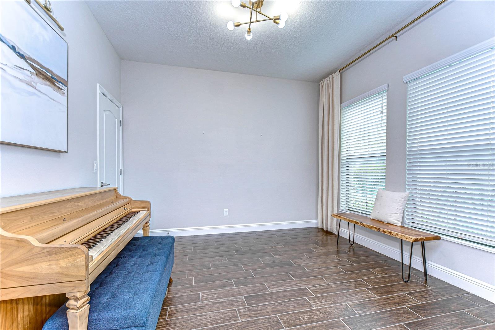 Image 10 of 75 For 13118 Payton Street