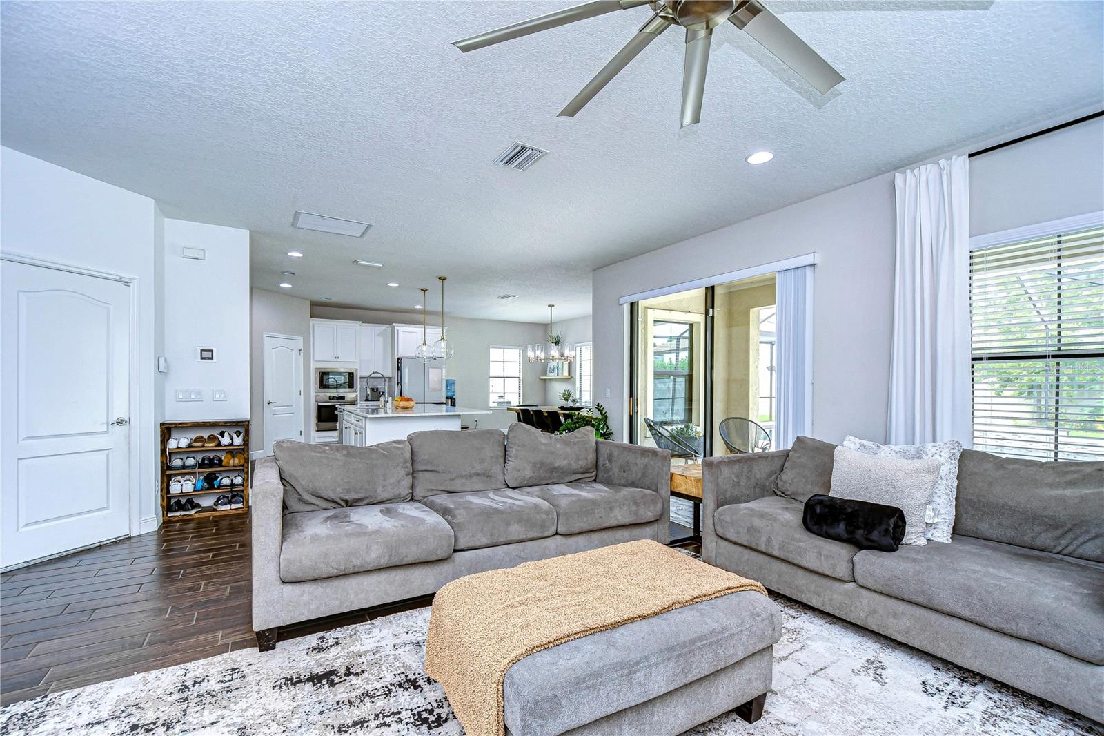 Image 13 of 75 For 13118 Payton Street