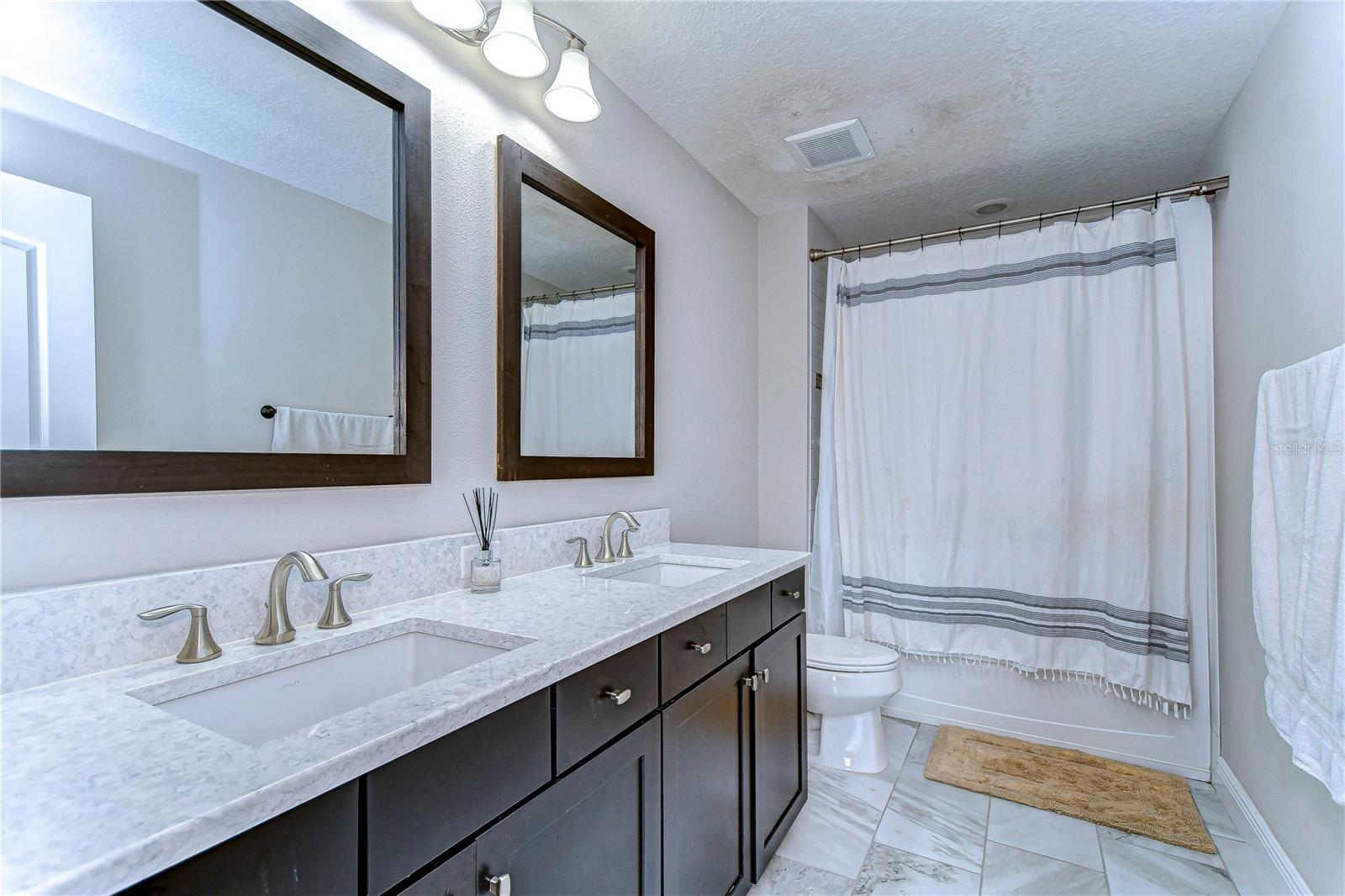 Image 42 of 75 For 13118 Payton Street
