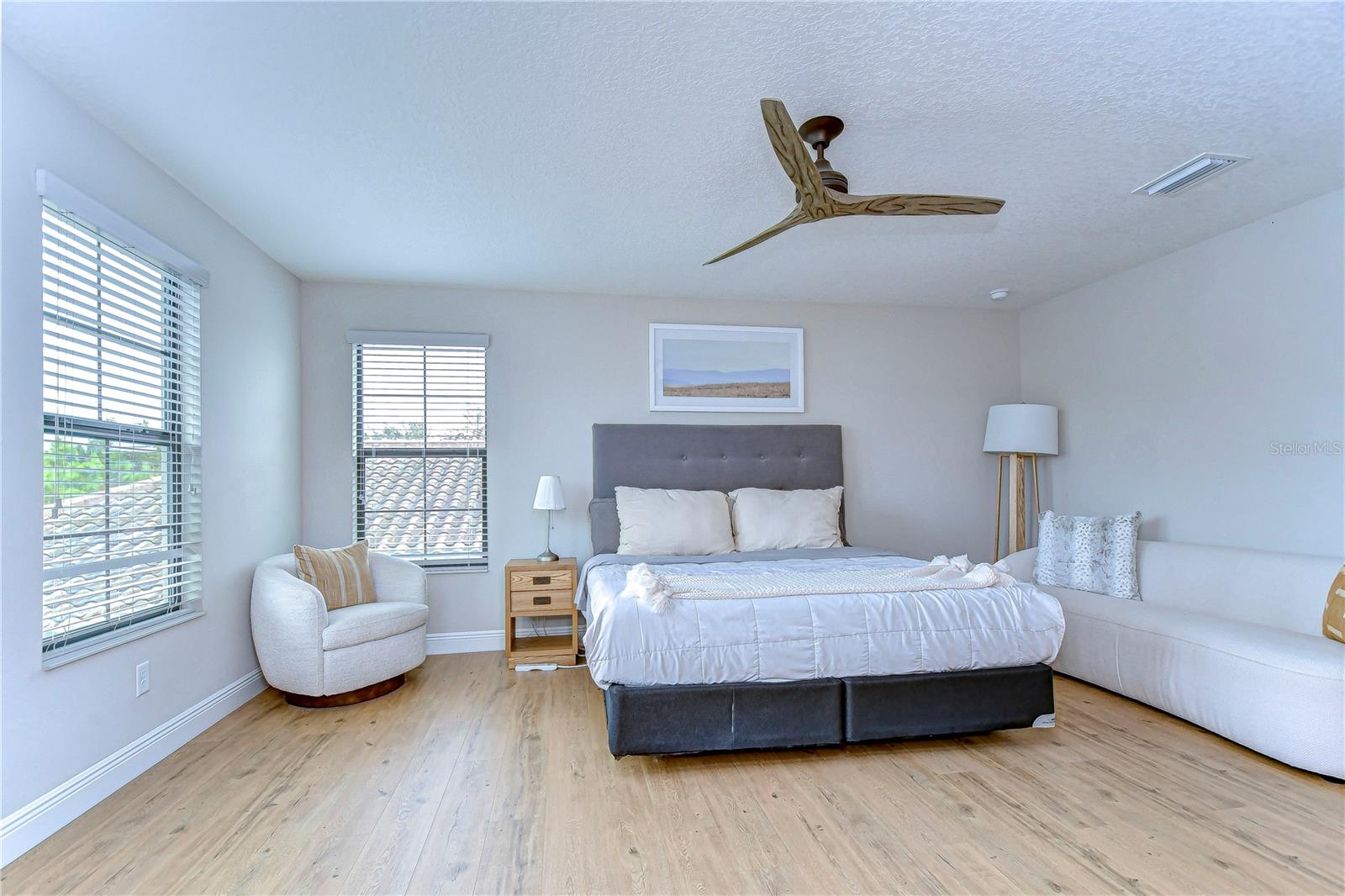 Image 43 of 75 For 13118 Payton Street