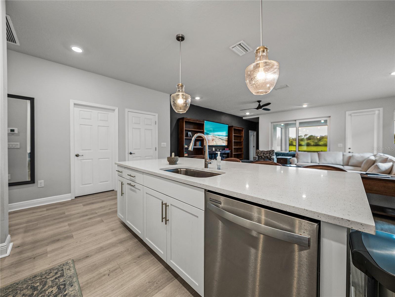 Image 14 of 88 For 8119 Trimbelle Terrace