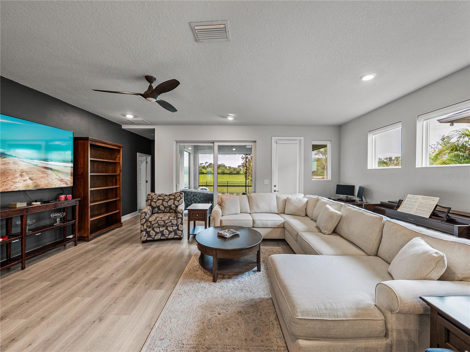 Image 20 of 88 For 8119 Trimbelle Terrace