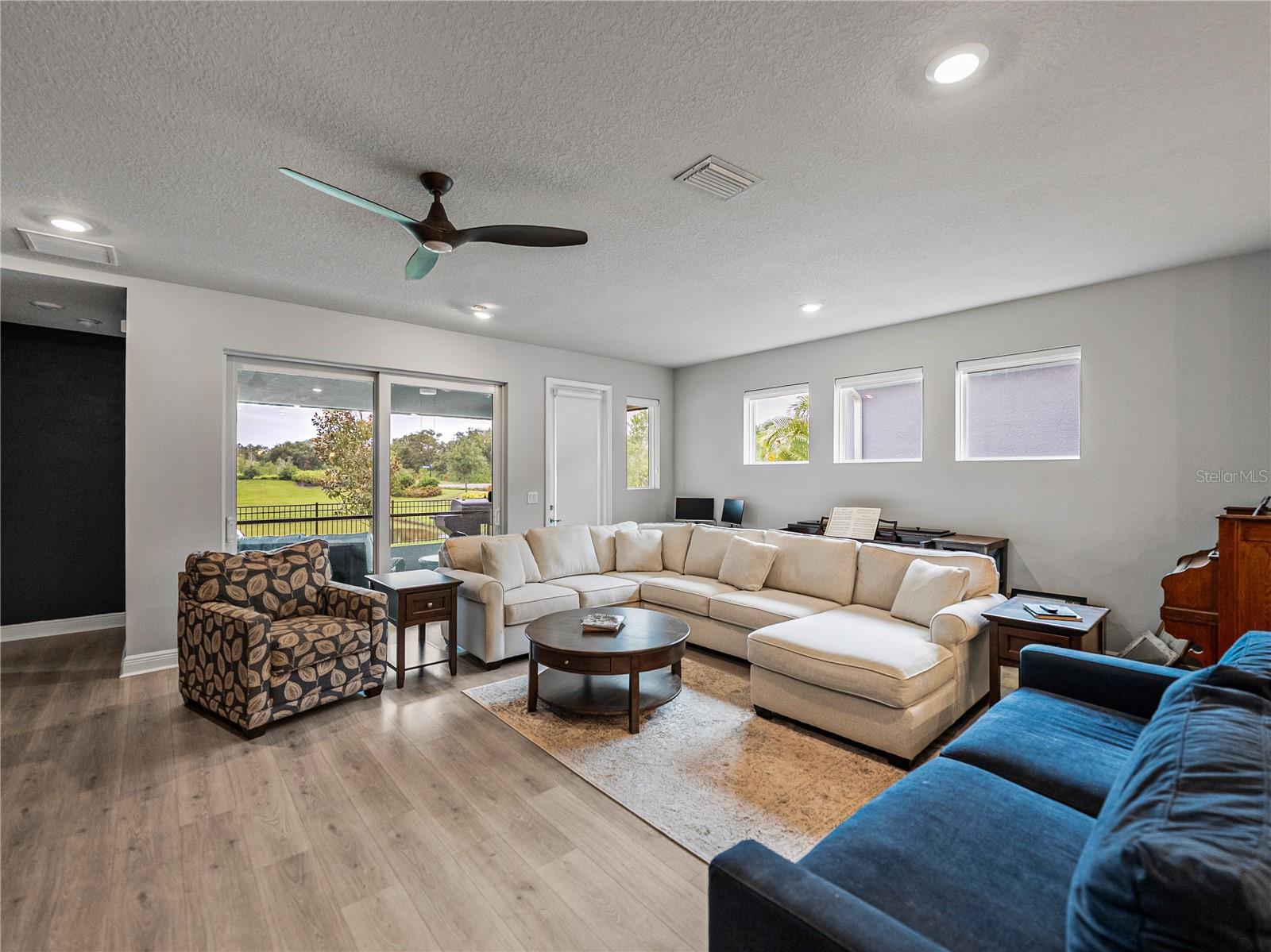 Image 21 of 88 For 8119 Trimbelle Terrace