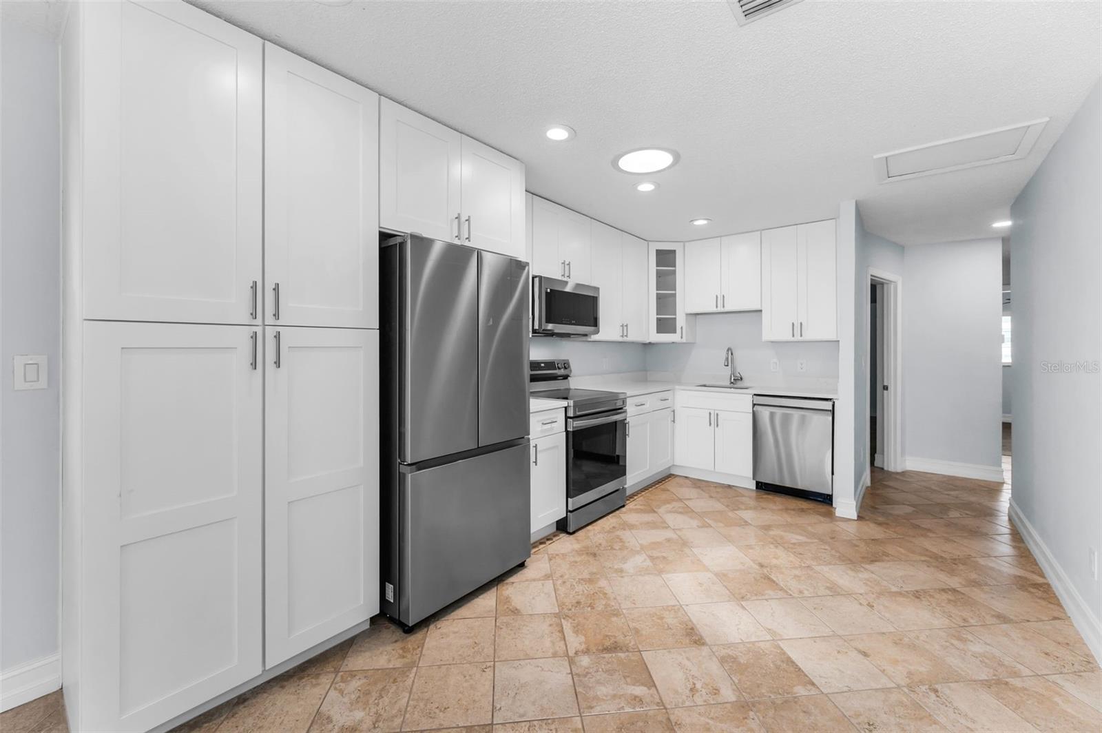 Image 19 of 37 For 4849 Floramar Terrace