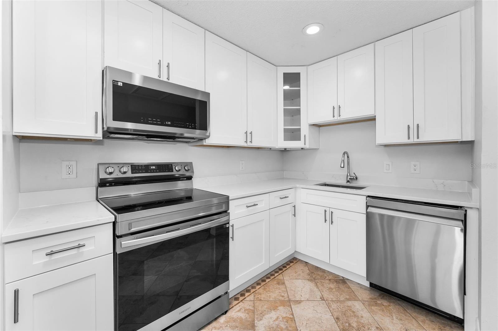 Image 20 of 37 For 4849 Floramar Terrace