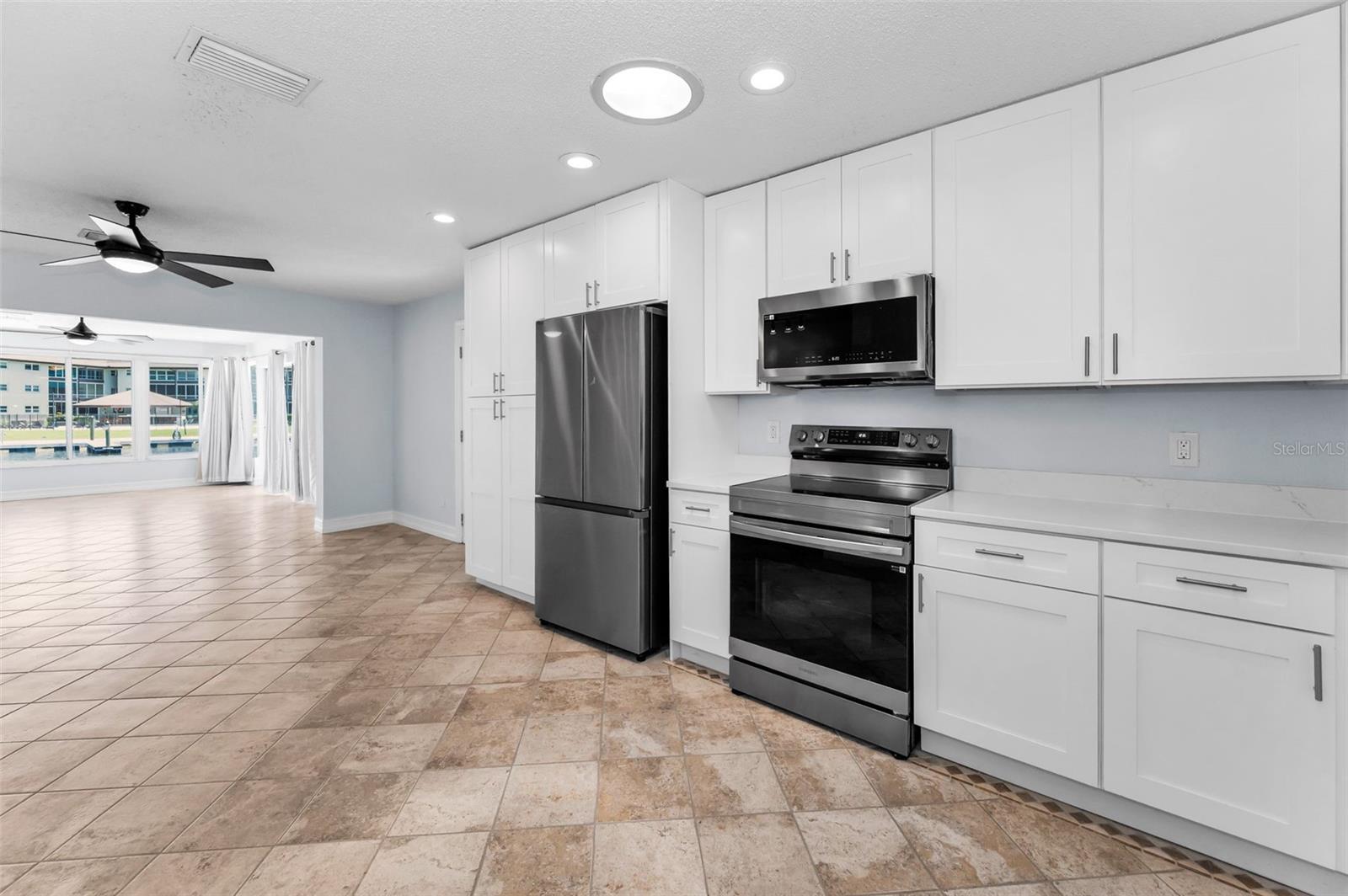 Image 21 of 37 For 4849 Floramar Terrace