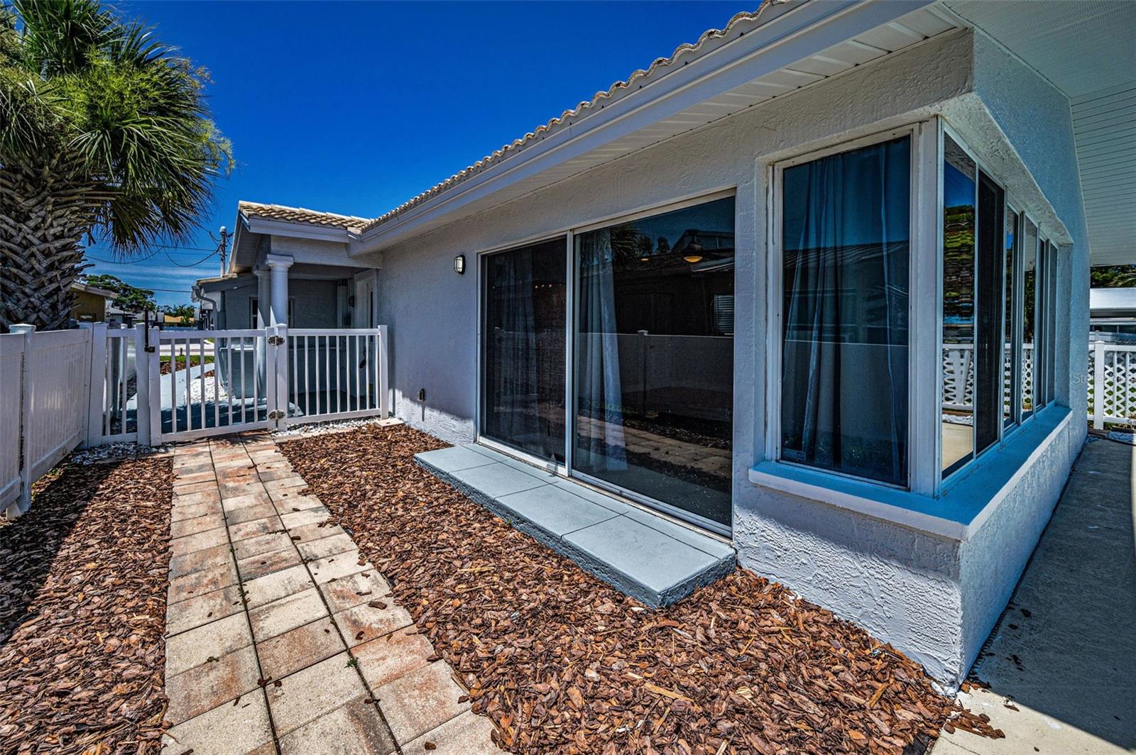 Image 29 of 37 For 4849 Floramar Terrace