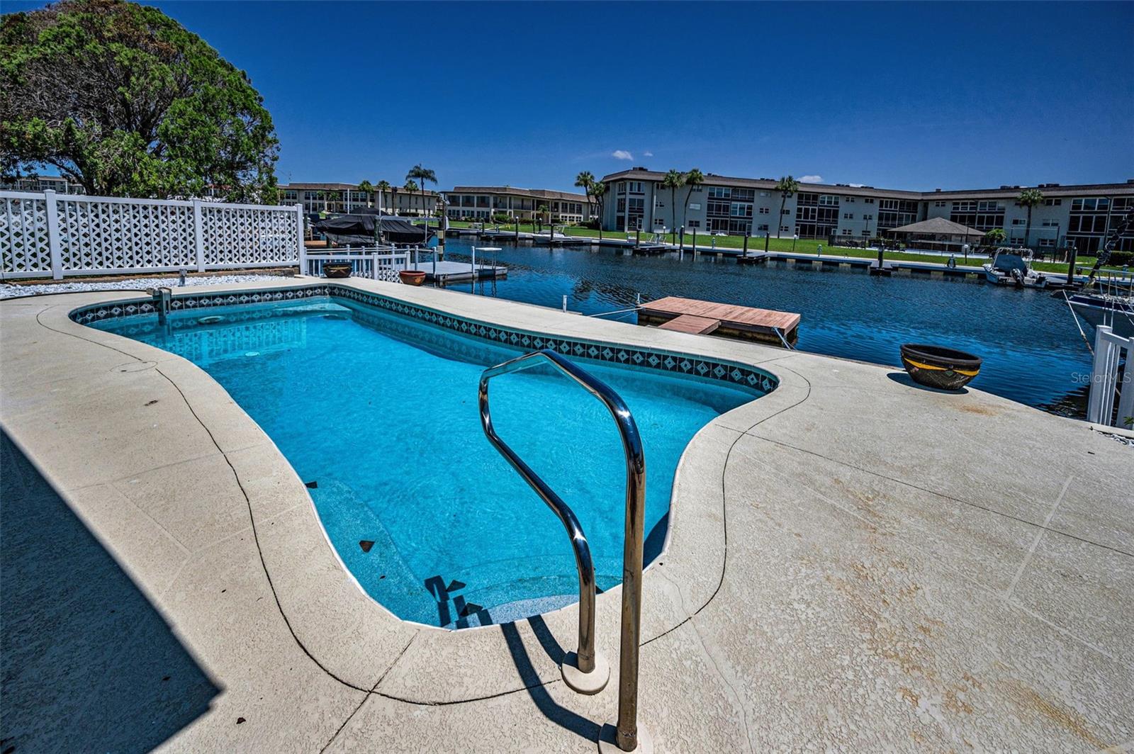 Image 3 of 37 For 4849 Floramar Terrace