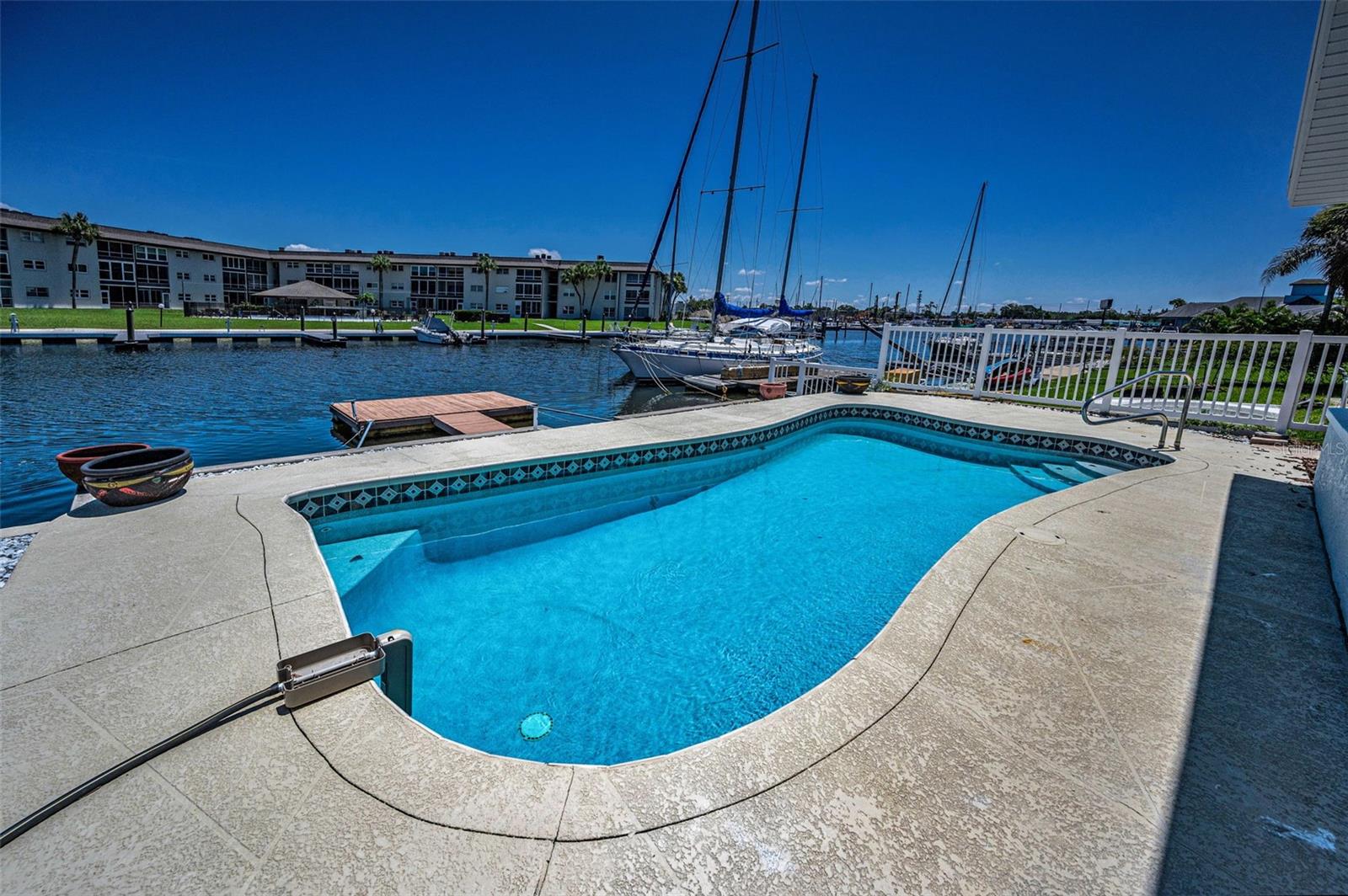 Image 31 of 37 For 4849 Floramar Terrace
