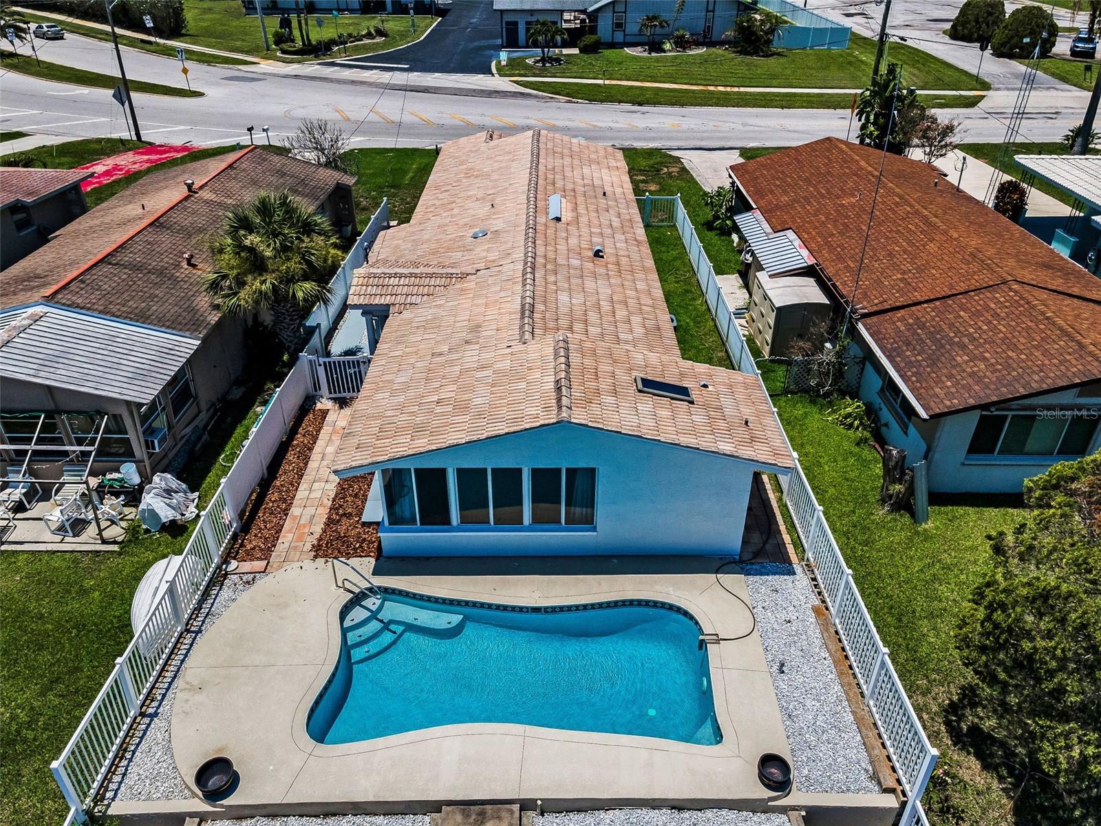Image 32 of 37 For 4849 Floramar Terrace