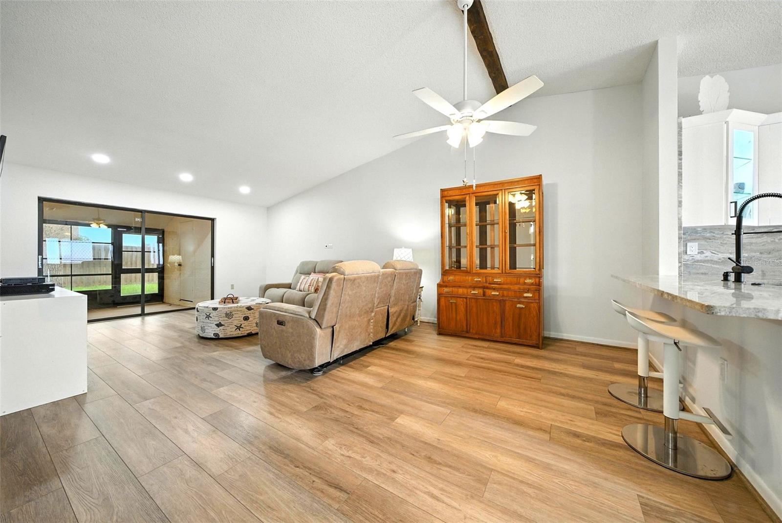 Image 11 of 47 For 1725 Pine Ridge Way E #e