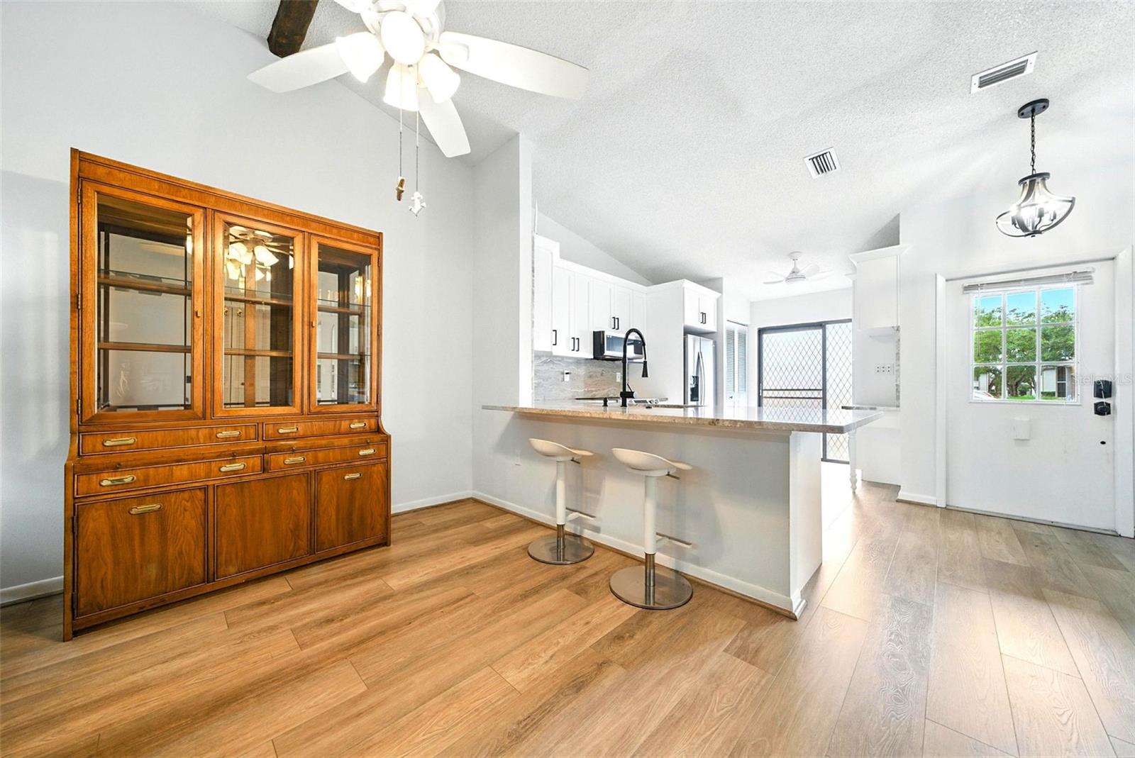 Image 12 of 47 For 1725 Pine Ridge Way E #e