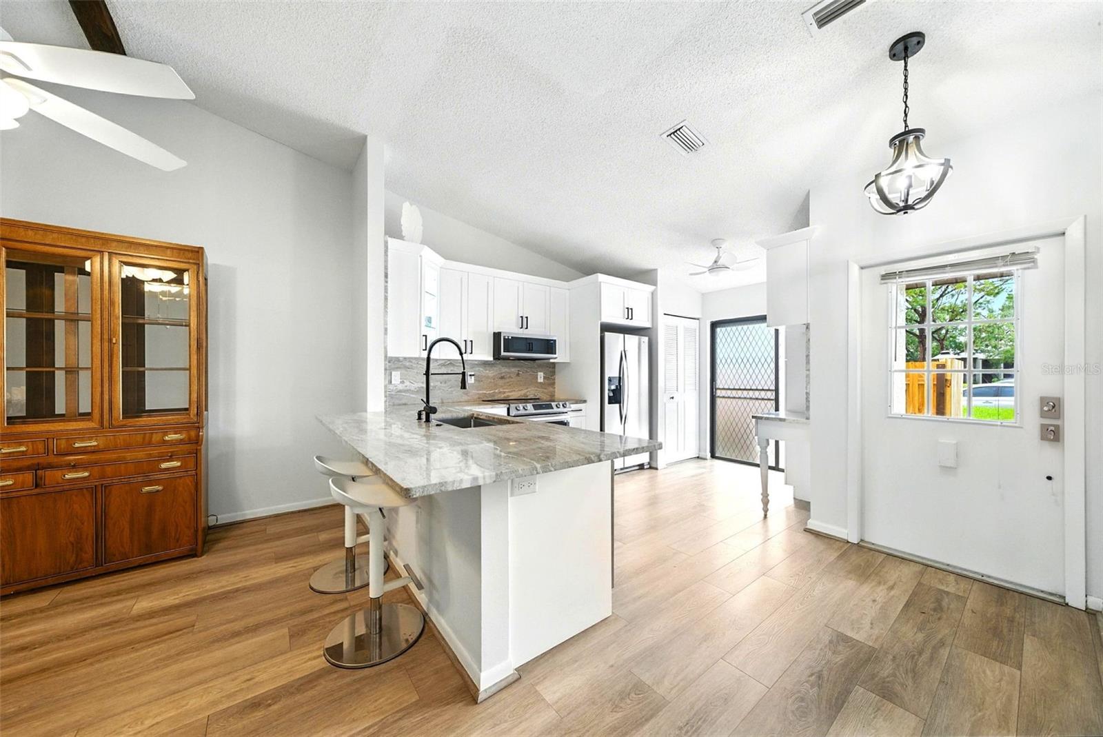 Image 13 of 47 For 1725 Pine Ridge Way E #e