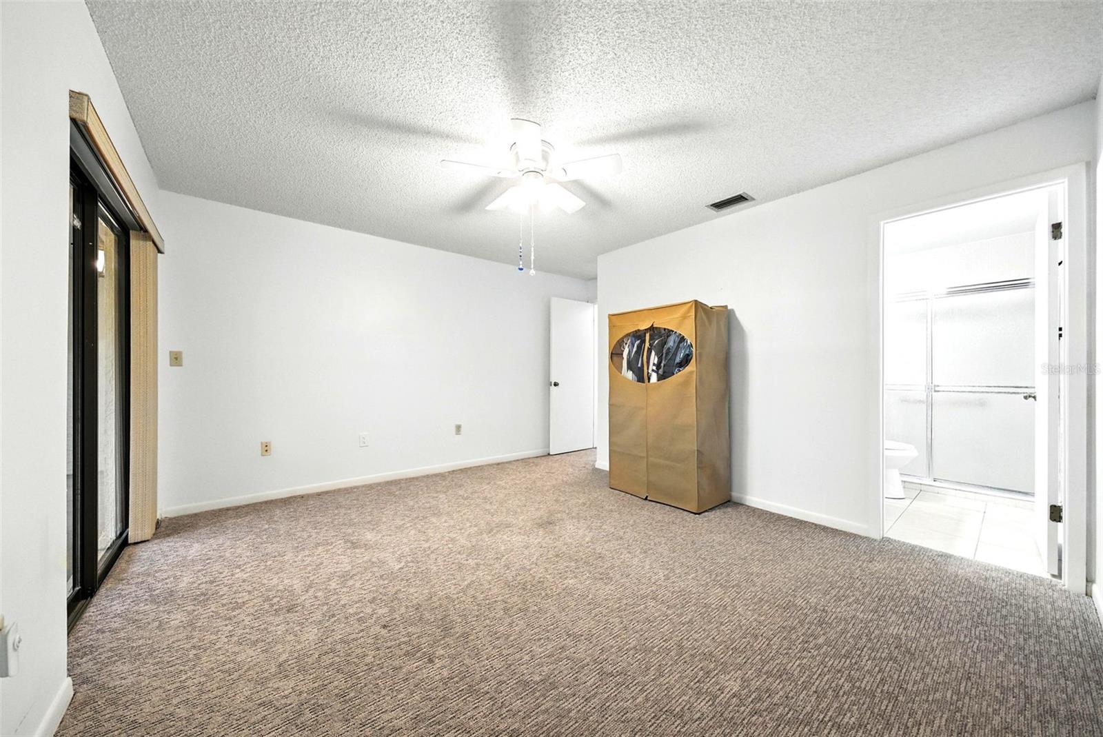 Image 20 of 47 For 1725 Pine Ridge Way E #e