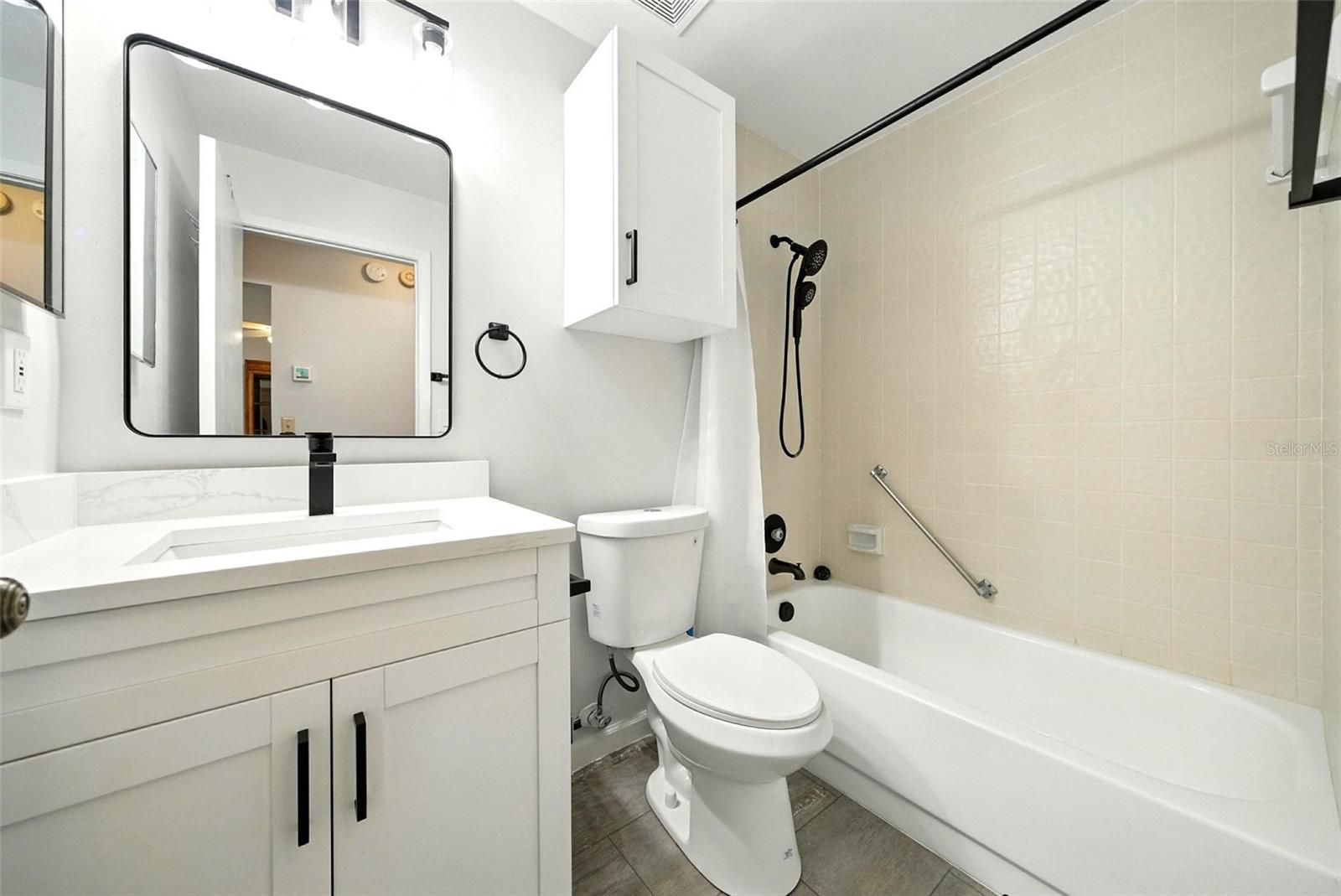 Image 25 of 47 For 1725 Pine Ridge Way E #e