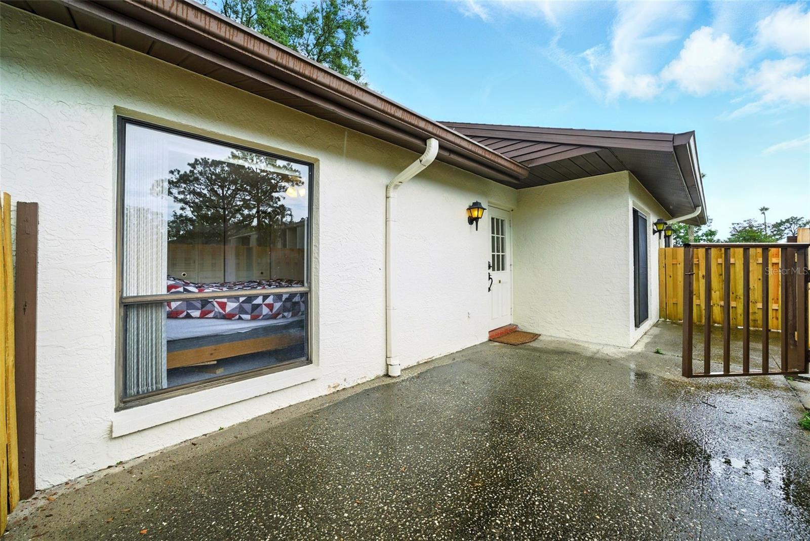 Image 28 of 47 For 1725 Pine Ridge Way E #e