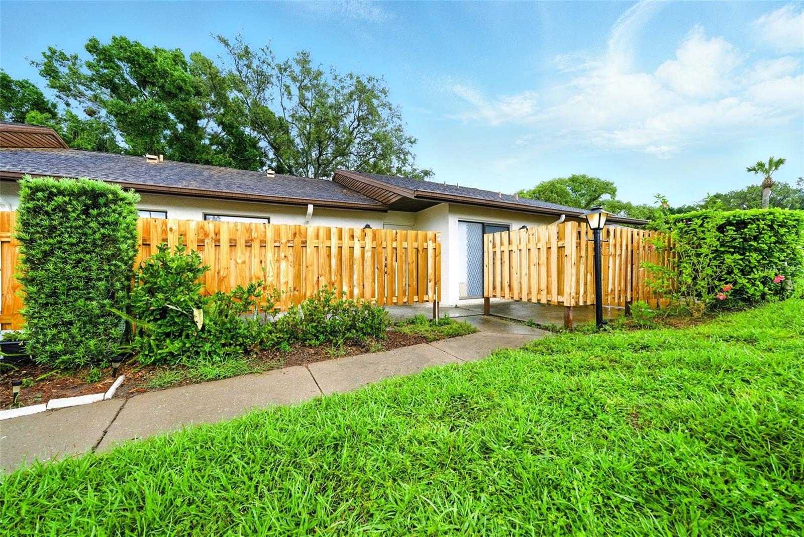 Image 31 of 47 For 1725 Pine Ridge Way E #e