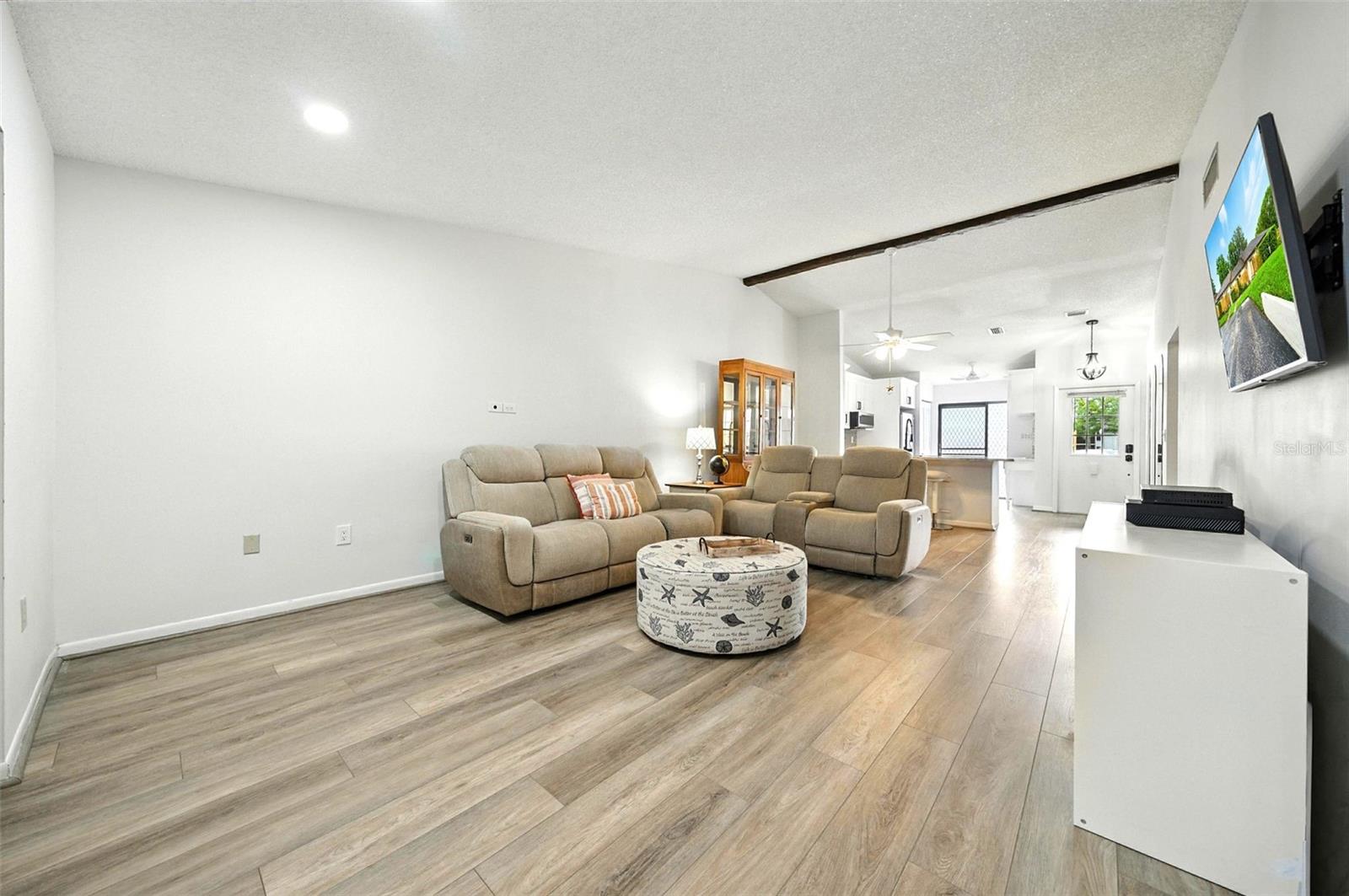 Image 7 of 47 For 1725 Pine Ridge Way E #e
