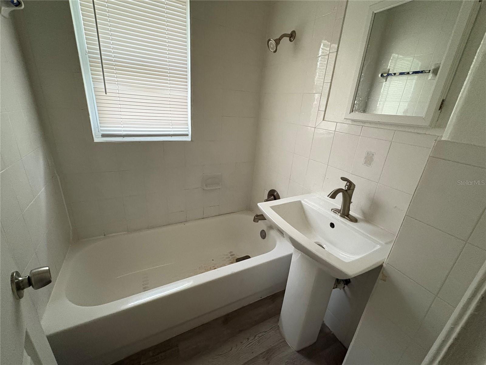 Image 7 of 10 For 416 Skinner Boulevard B