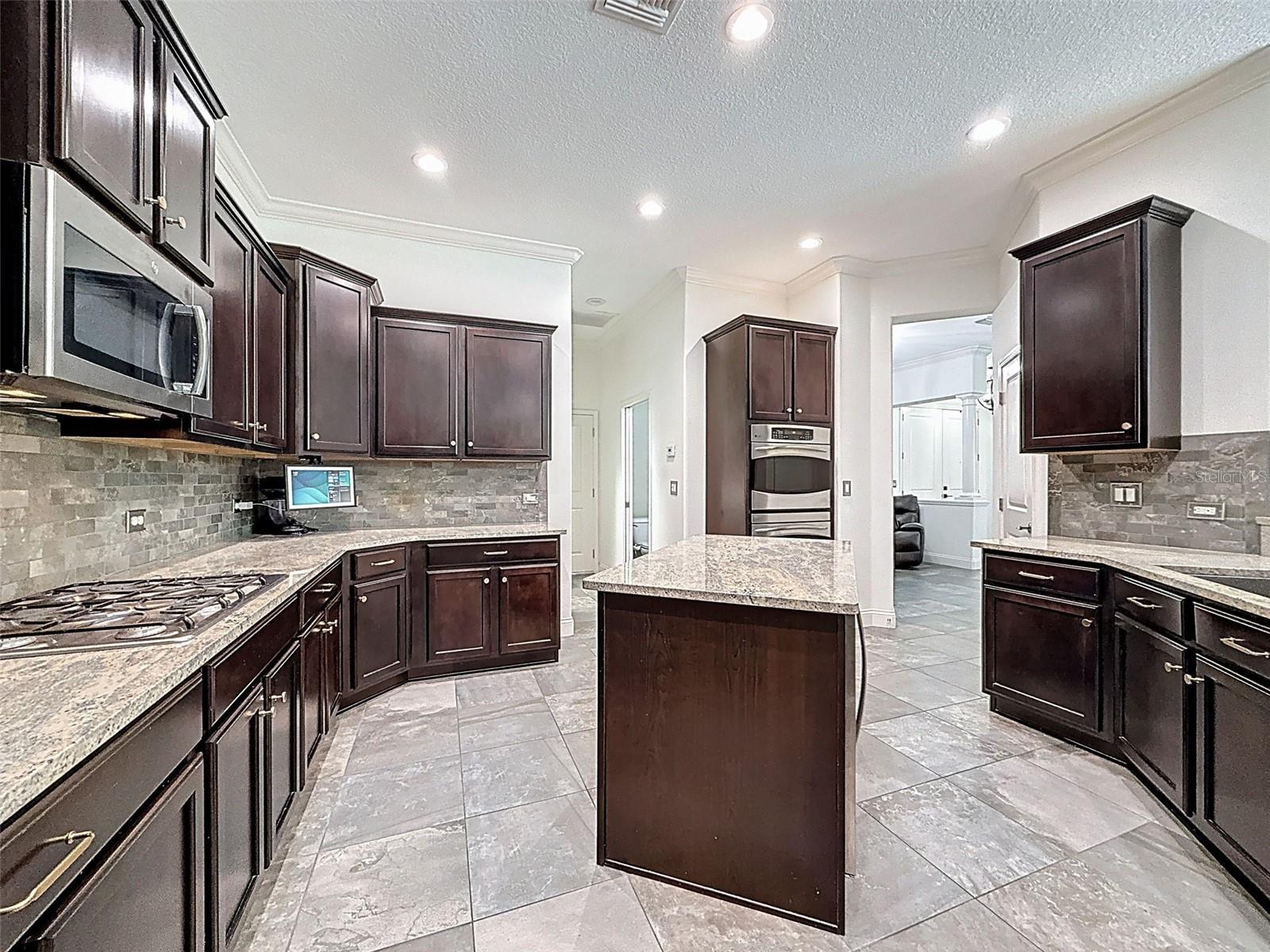 Image 13 of 80 For 9808 Milano Drive
