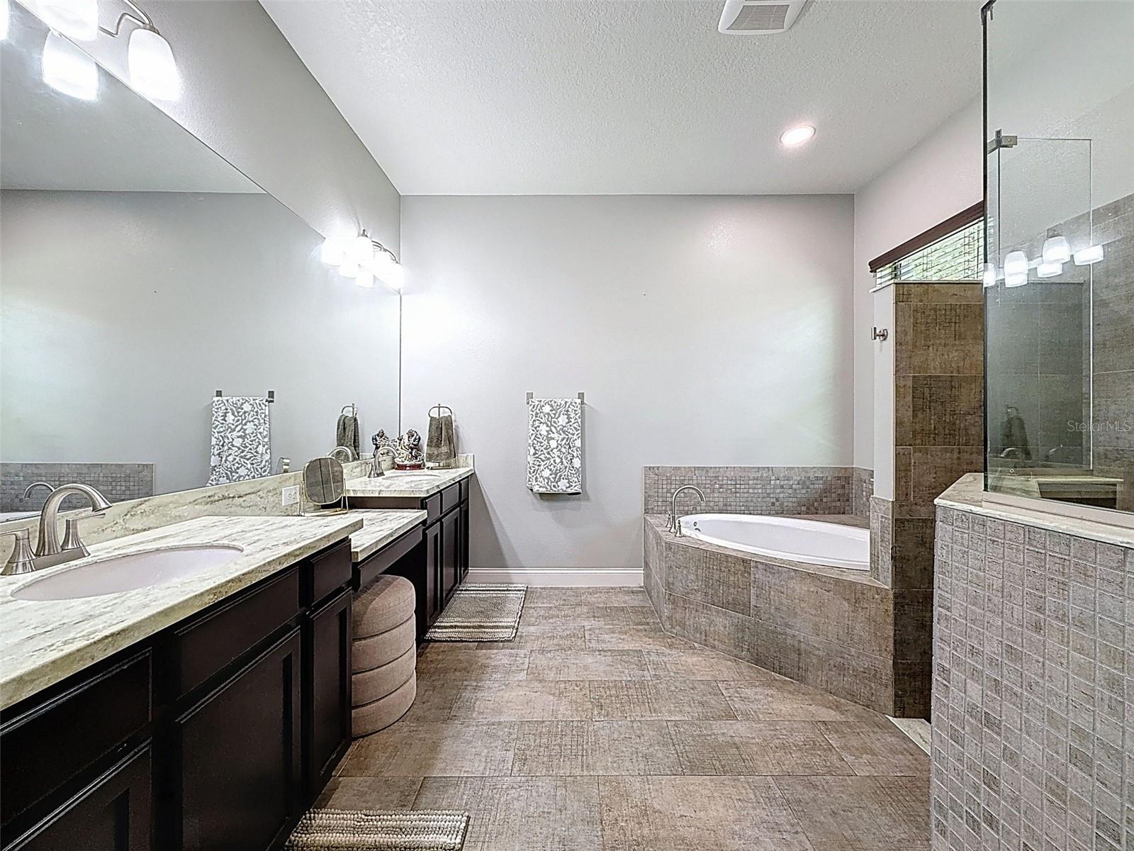 Image 27 of 80 For 9808 Milano Drive