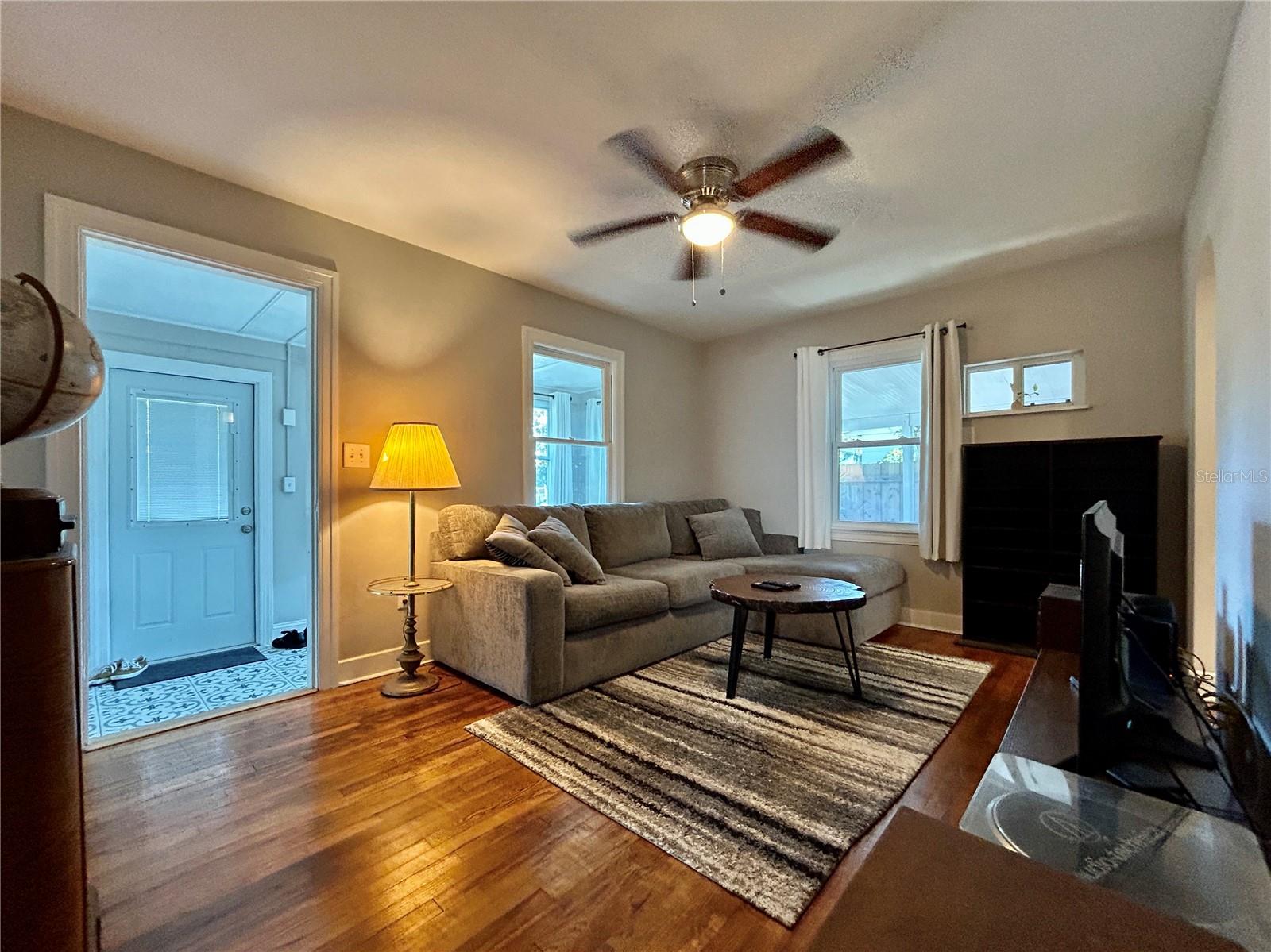Image 14 of 40 For 3018 11th Avenue N