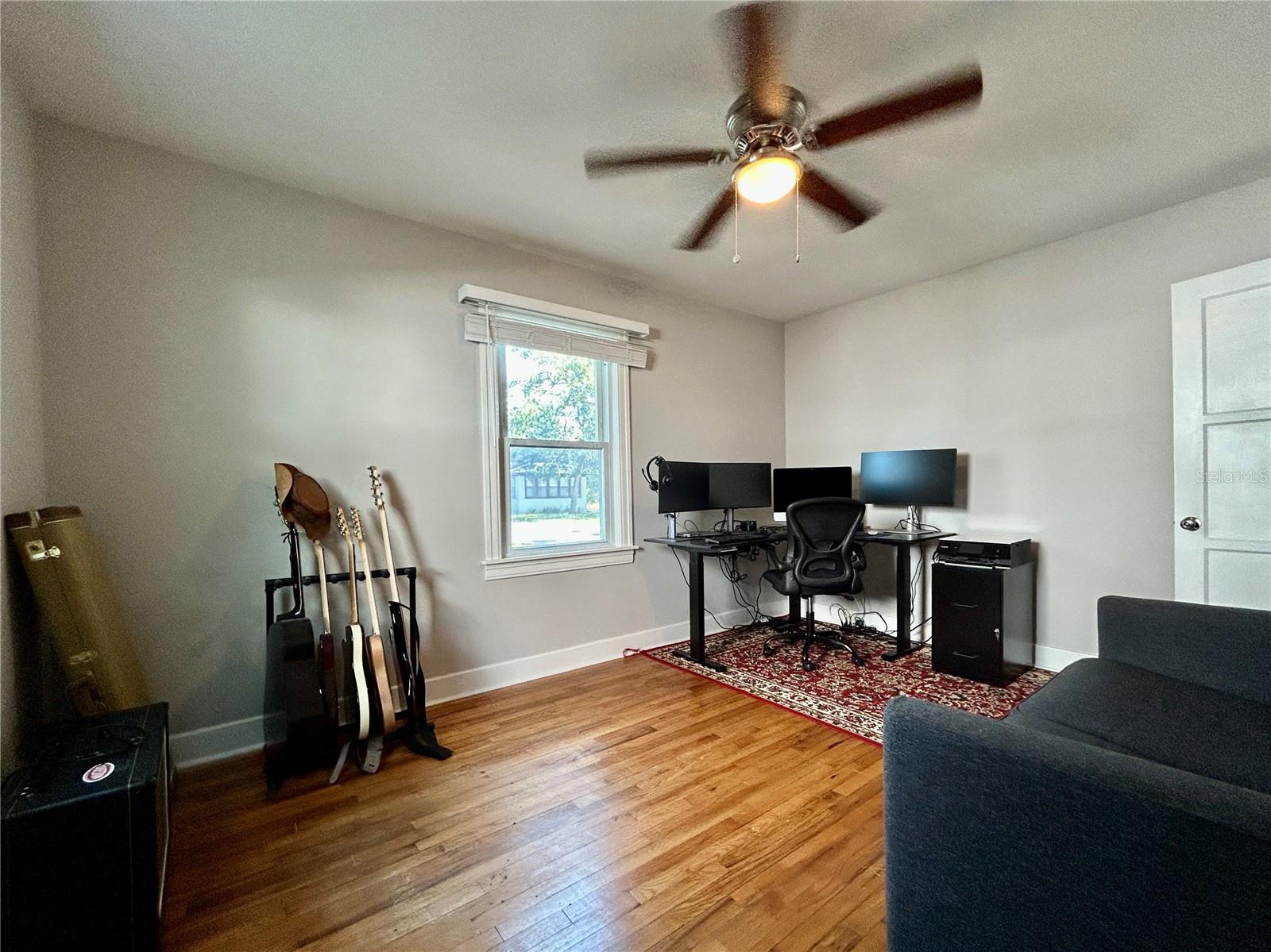 Image 27 of 40 For 3018 11th Avenue N
