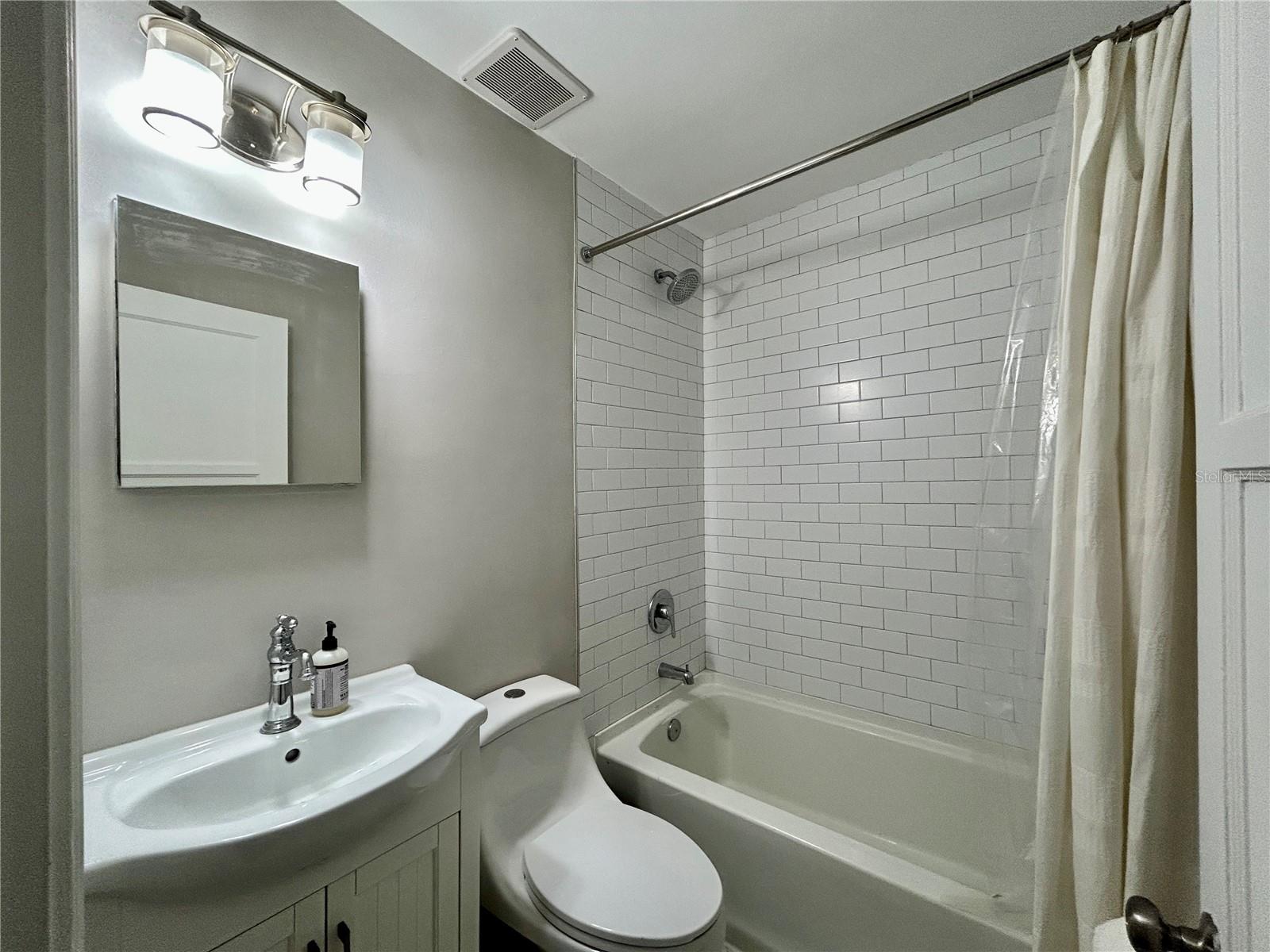 Image 30 of 40 For 3018 11th Avenue N