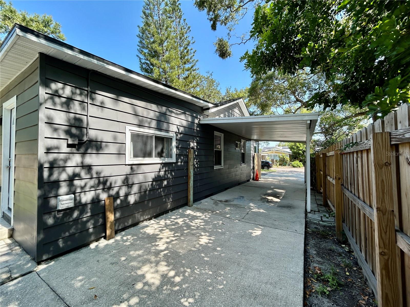 Image 33 of 40 For 3018 11th Avenue N