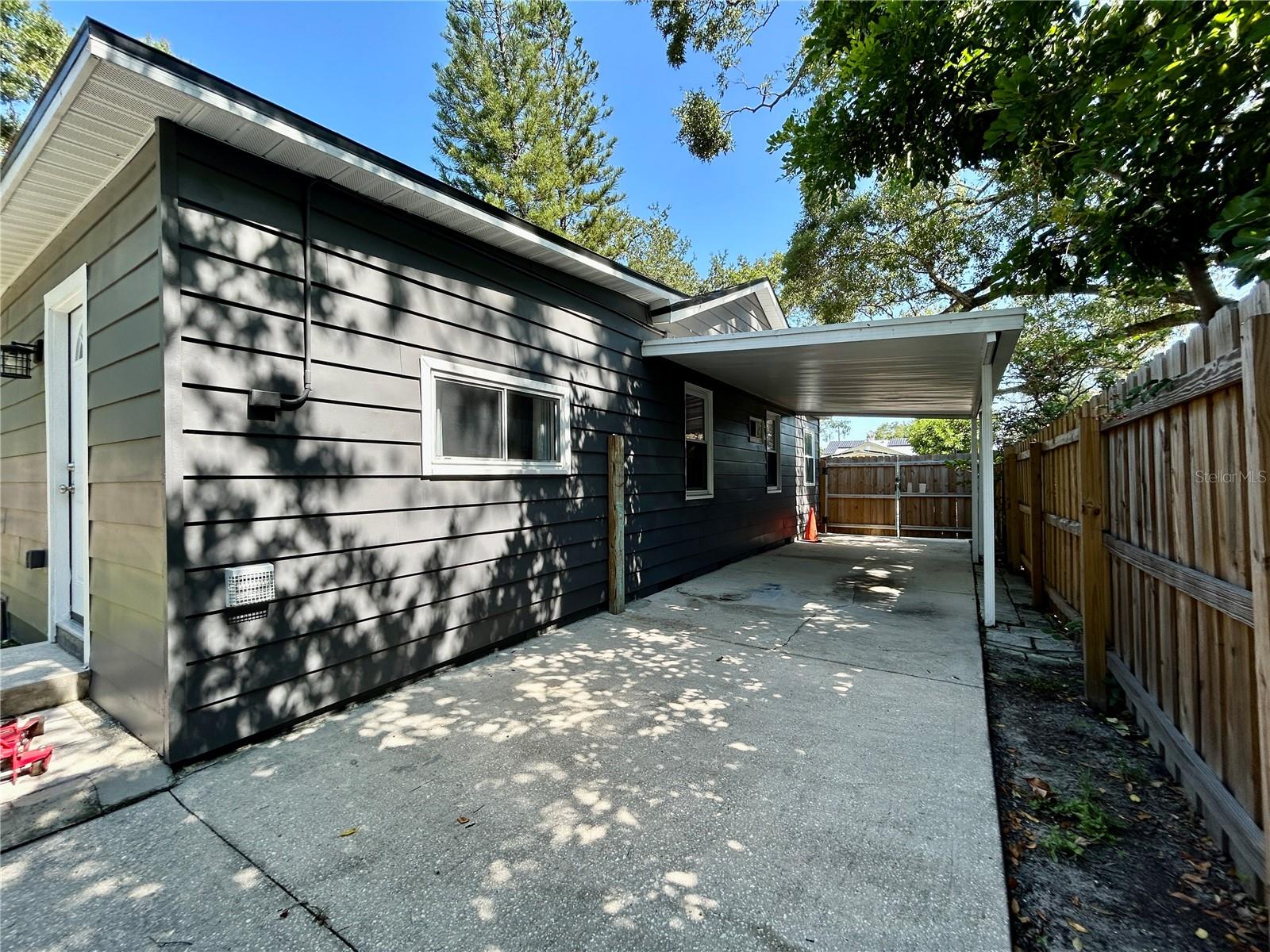 Image 35 of 40 For 3018 11th Avenue N
