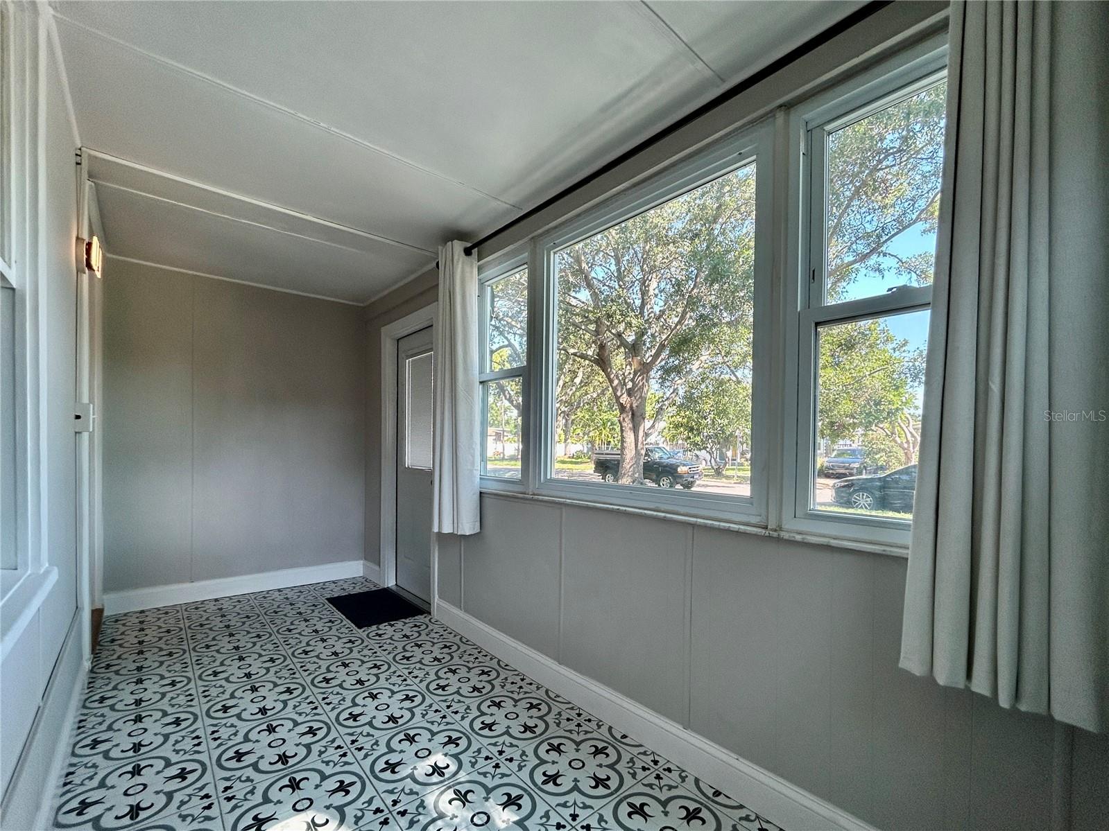 Image 7 of 40 For 3018 11th Avenue N