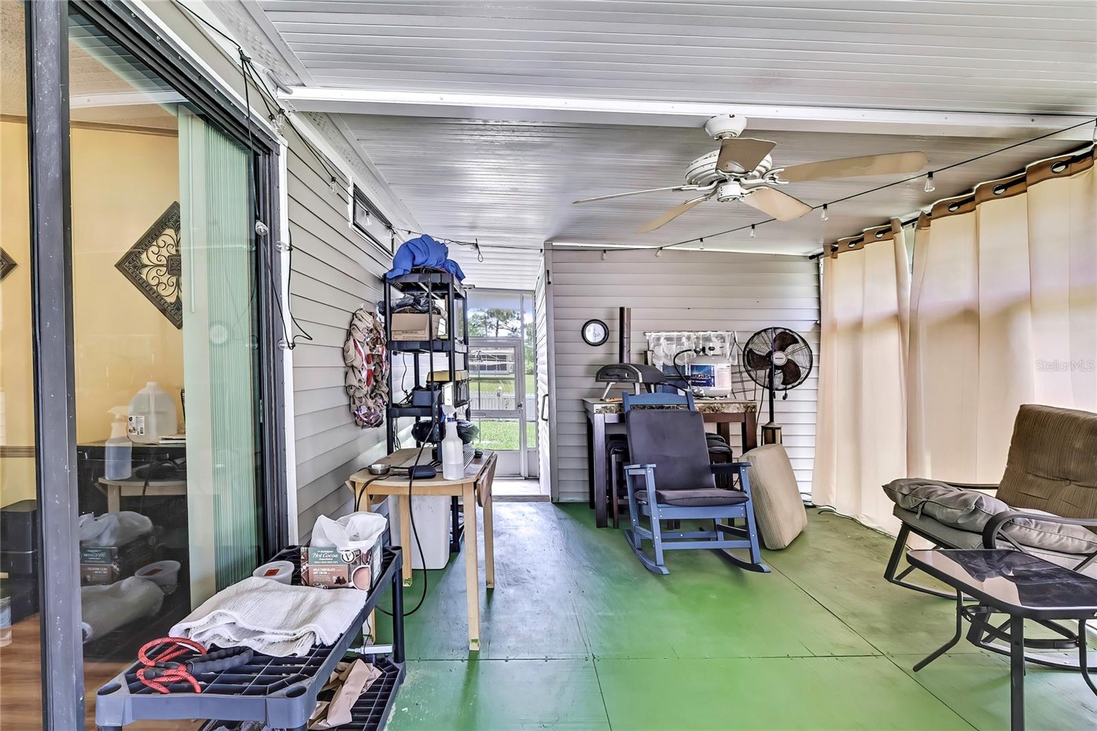 Listing photo id 22 for 14512 Dehaven Avenue