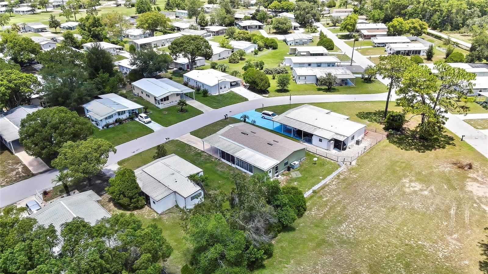 Listing photo id 29 for 14512 Dehaven Avenue