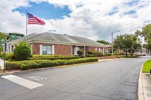Listing photo id 14 for 3535 41st Terrace S 219