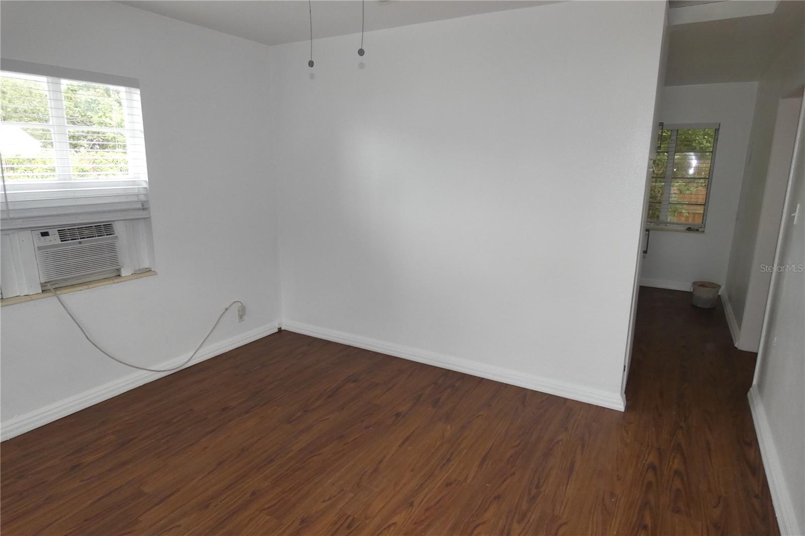 Image 3 of 8 For 2567 15th Avenue N 2