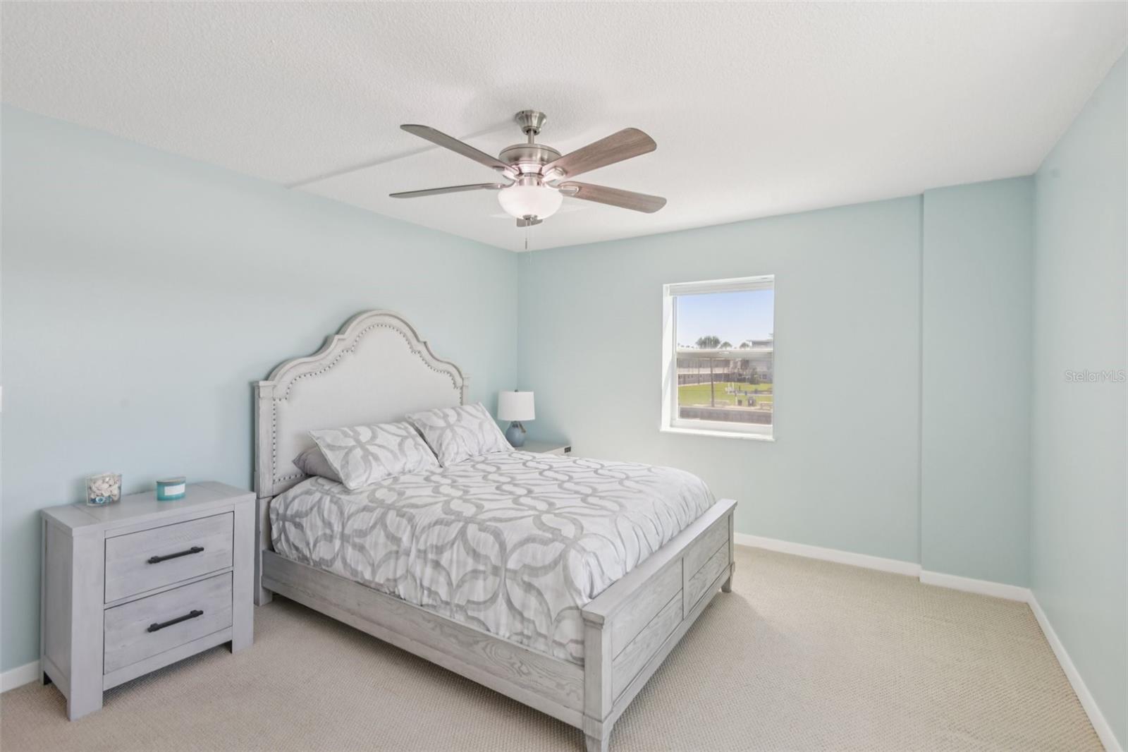 Image 10 of 27 For 400 64th Avenue 202