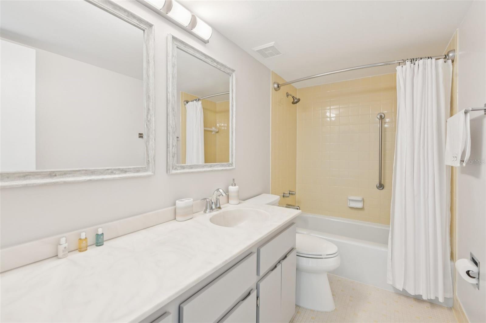 Image 8 of 27 For 400 64th Avenue 202