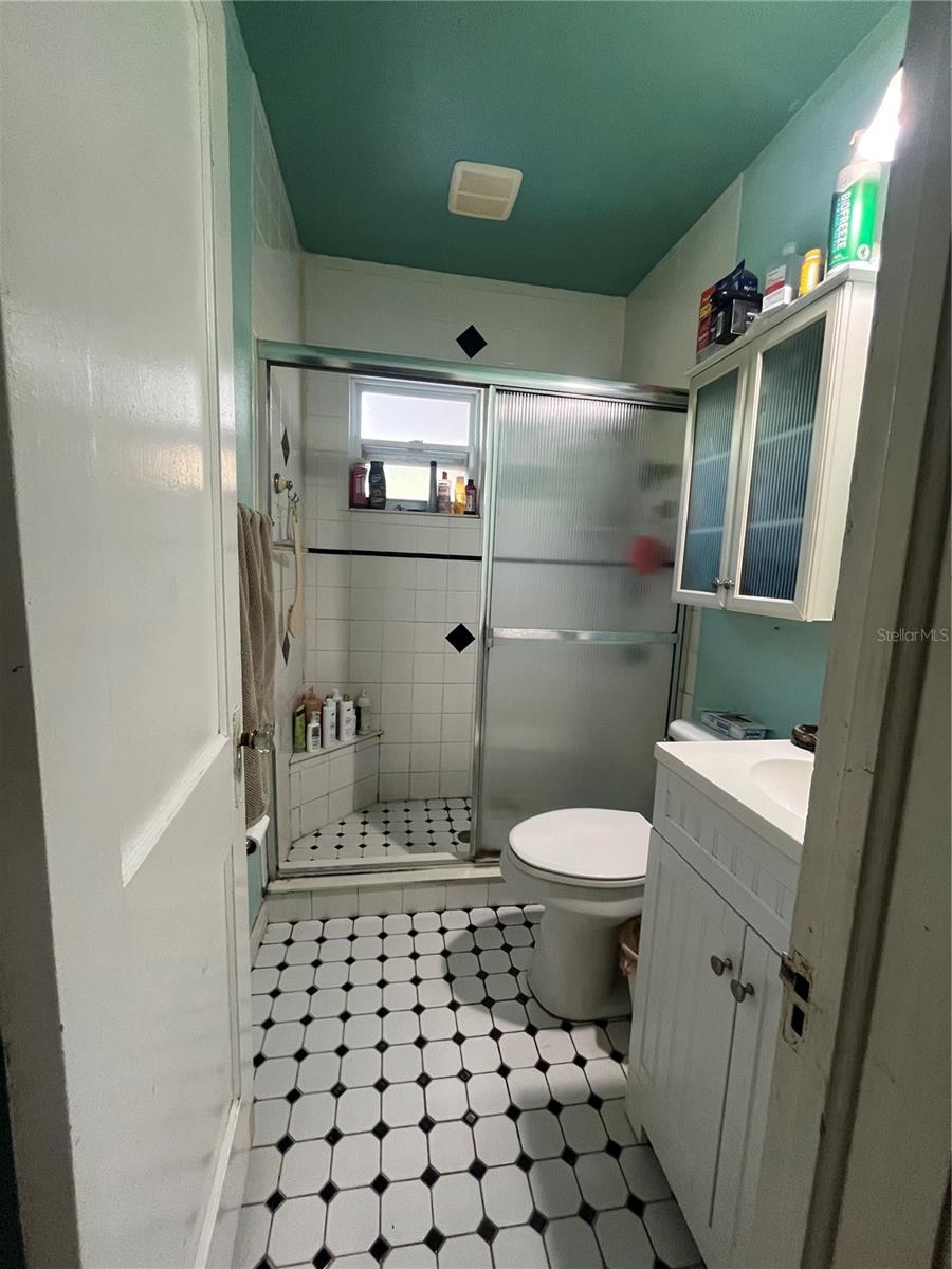 Image 5 of 10 For 1420 36th Avenue N