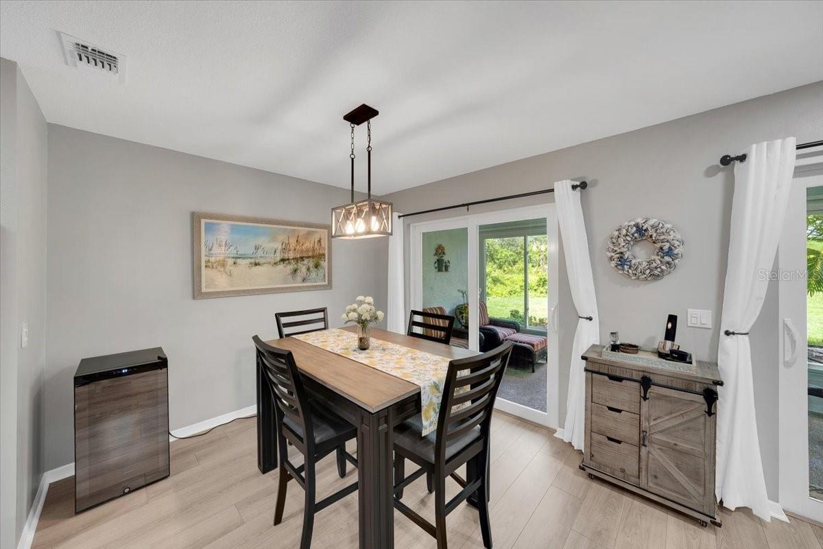 Image 13 of 43 For 511 Foxglove Circle B
